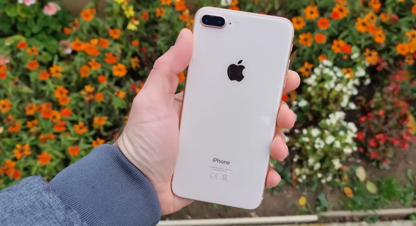 iPhone 8 Plus протестировали в 2024 году и определили, стоит ли его покупать