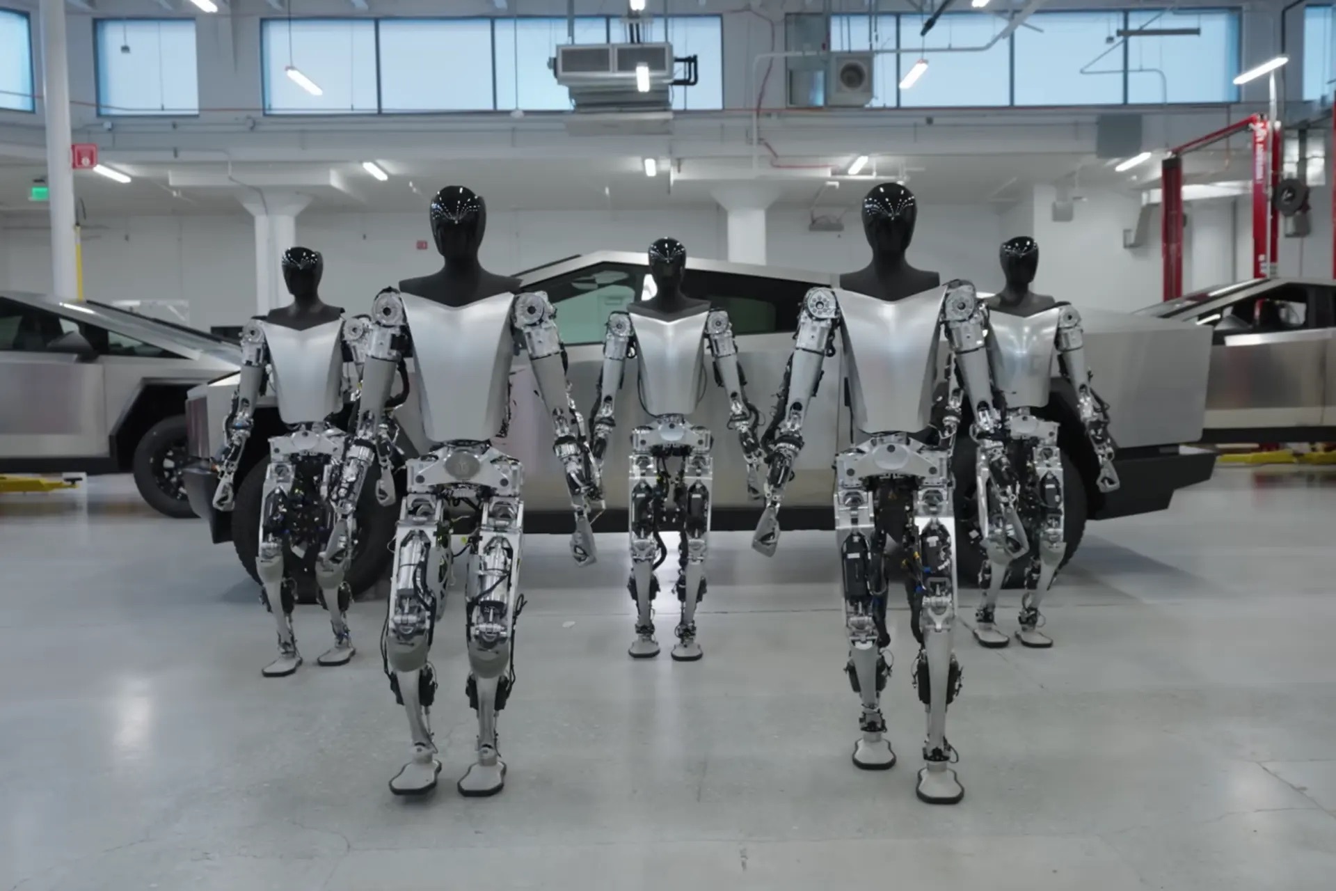 Илон Маск согласился с прогнозом о появлении на Земле 1 млрд роботов к 2040 году