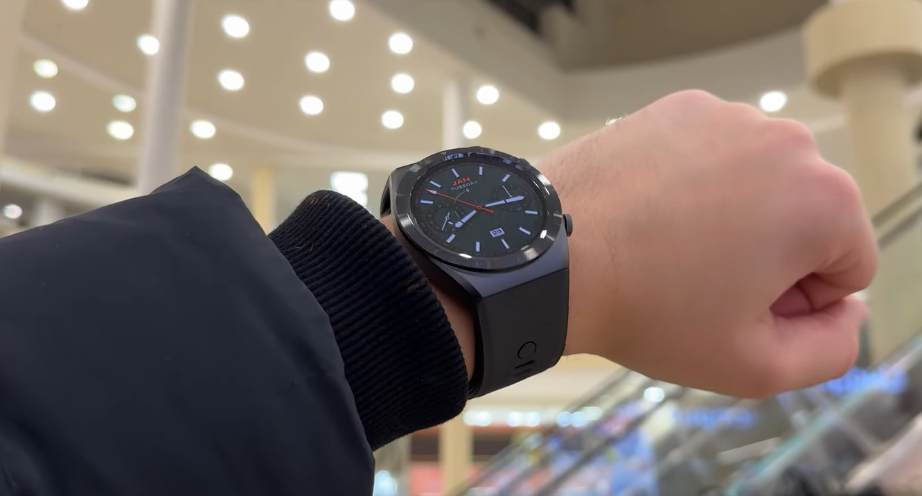 В России протестировали умные часы Xiaomi с измерением давления и специальной манжетой