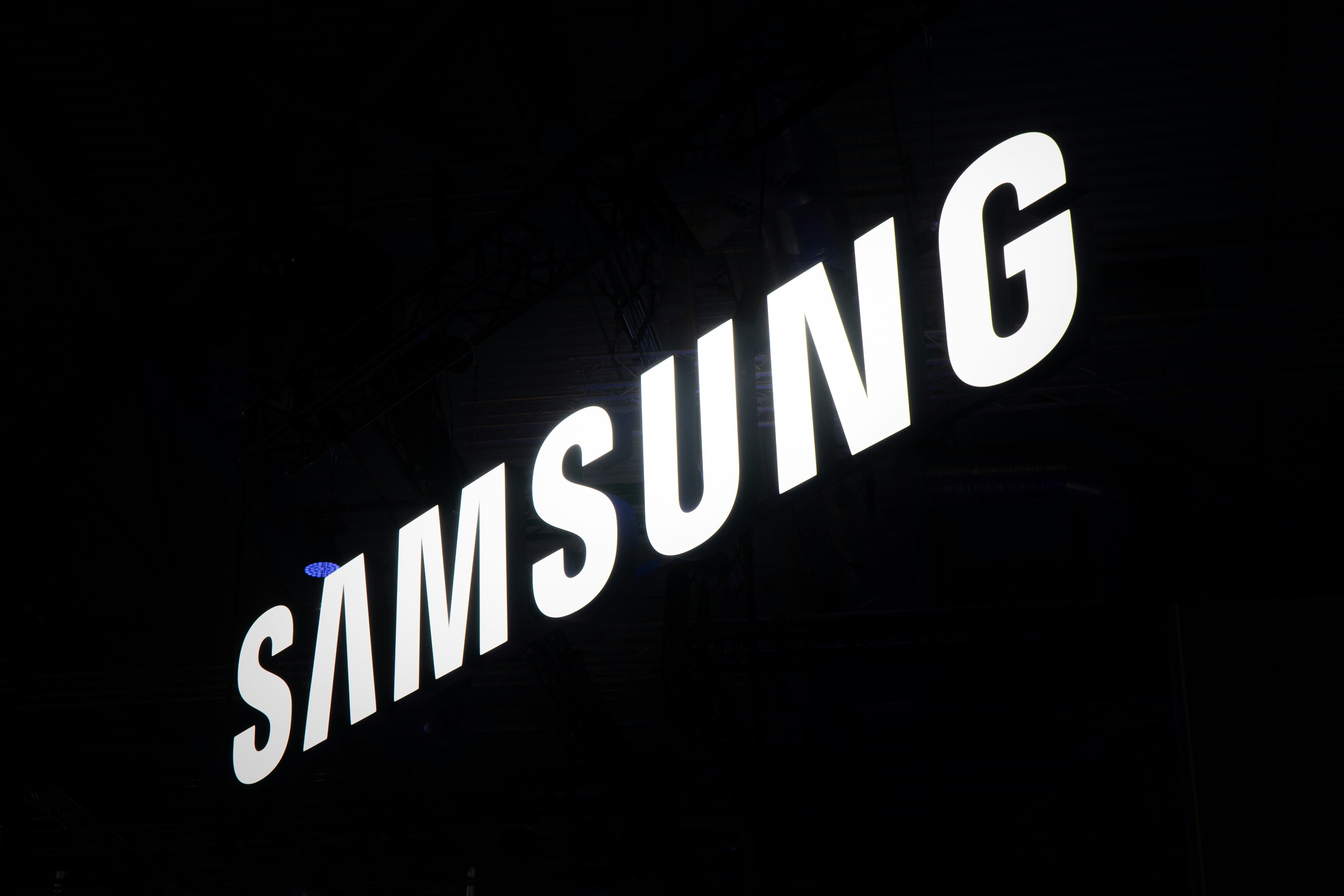Samsung сделает функции ИИ в Galaxy S24 мощнее