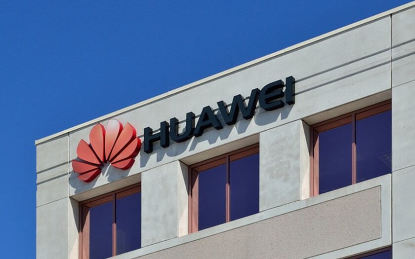 В Китае задержался выход нескольких марок машин из-за вычислительных блоков Huawei