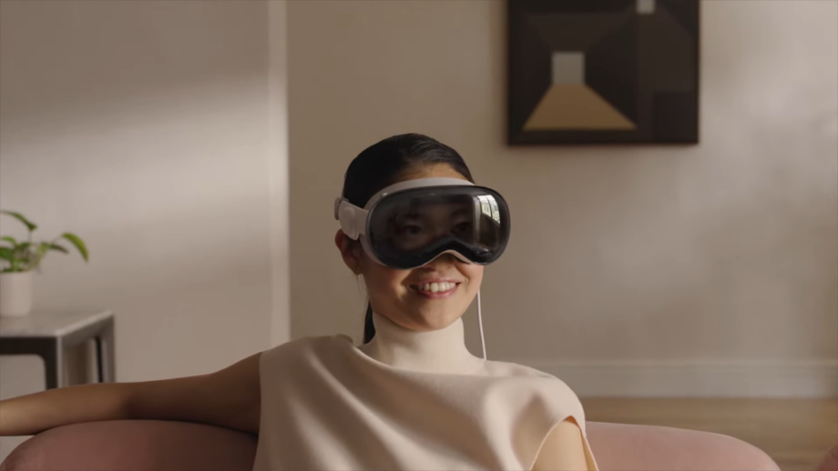 Эксперты раскритиковали новый VR-шлем Apple Vision Pro