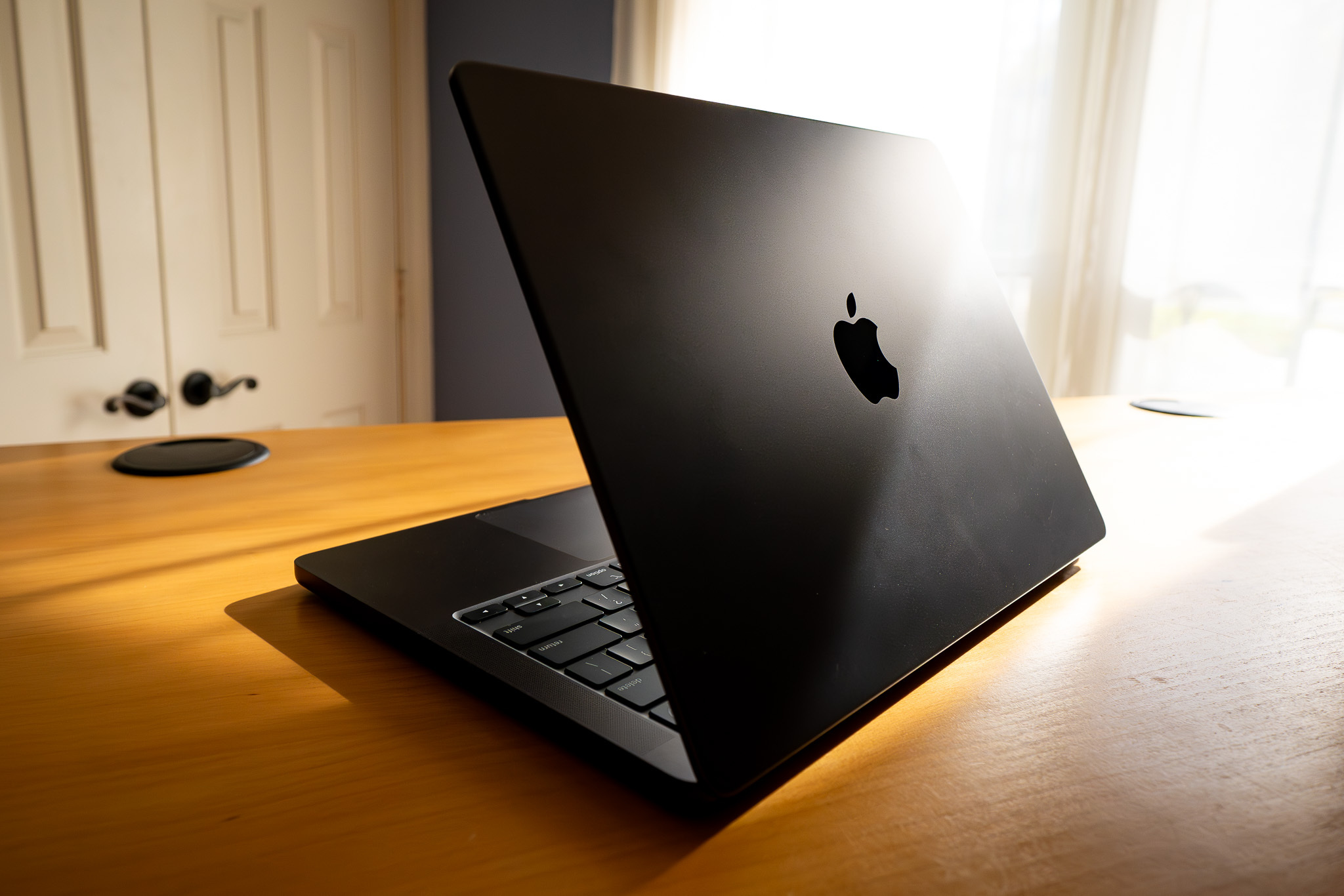 Apple начала продавать более дешевые MacBook Pro 14″ на процессоре M3