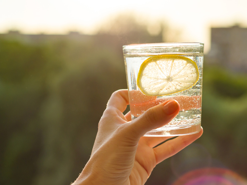 Раскрыта правда о воде с лимоном: помогает ли она похудеть