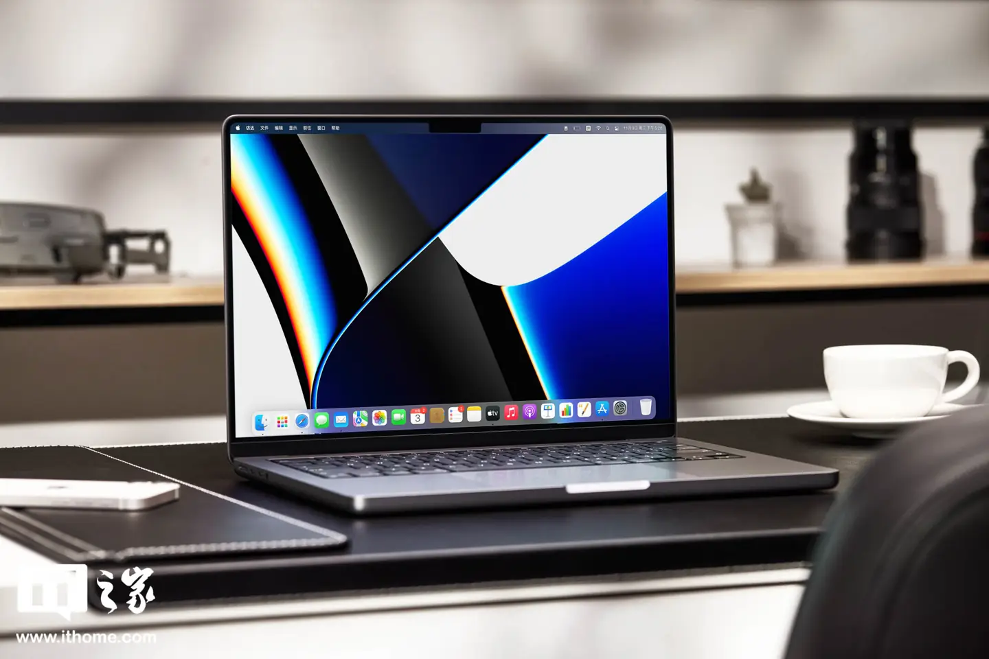 Samsung займется созданием дисплеем для Apple MacBook с OLED-экраном