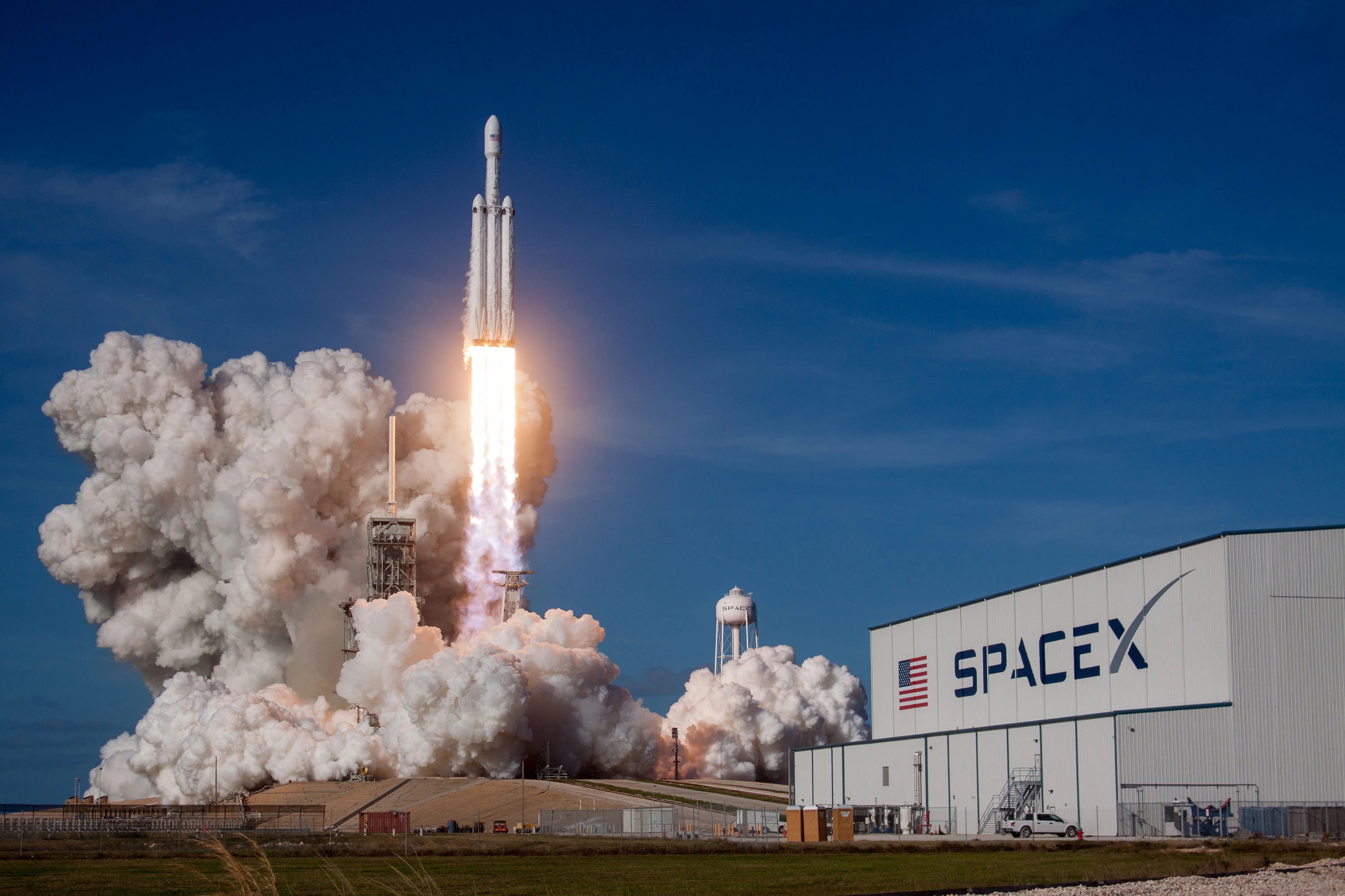 SpaceX снова поставила рекорд: старт ракеты Falcon 9 состоялся в 300-й раз