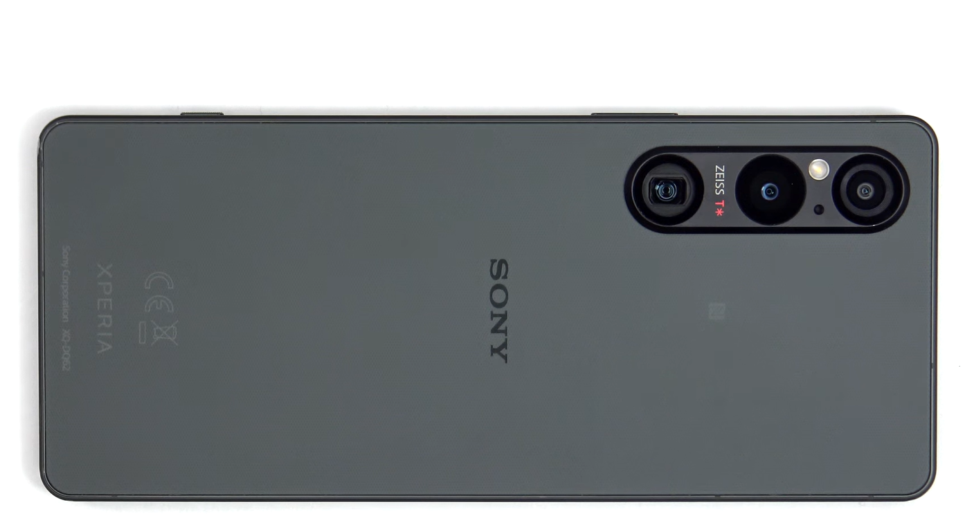 Флагманский Sony Xperia 1 V получил лишь 6 баллов из 10 за ремонтопригодность