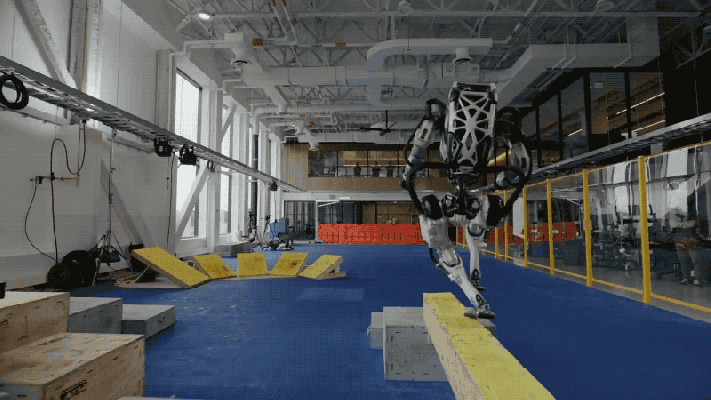 Помните нелепого человекоподобного робота Boston Dynamics Atlas? Его разработку официально отменили