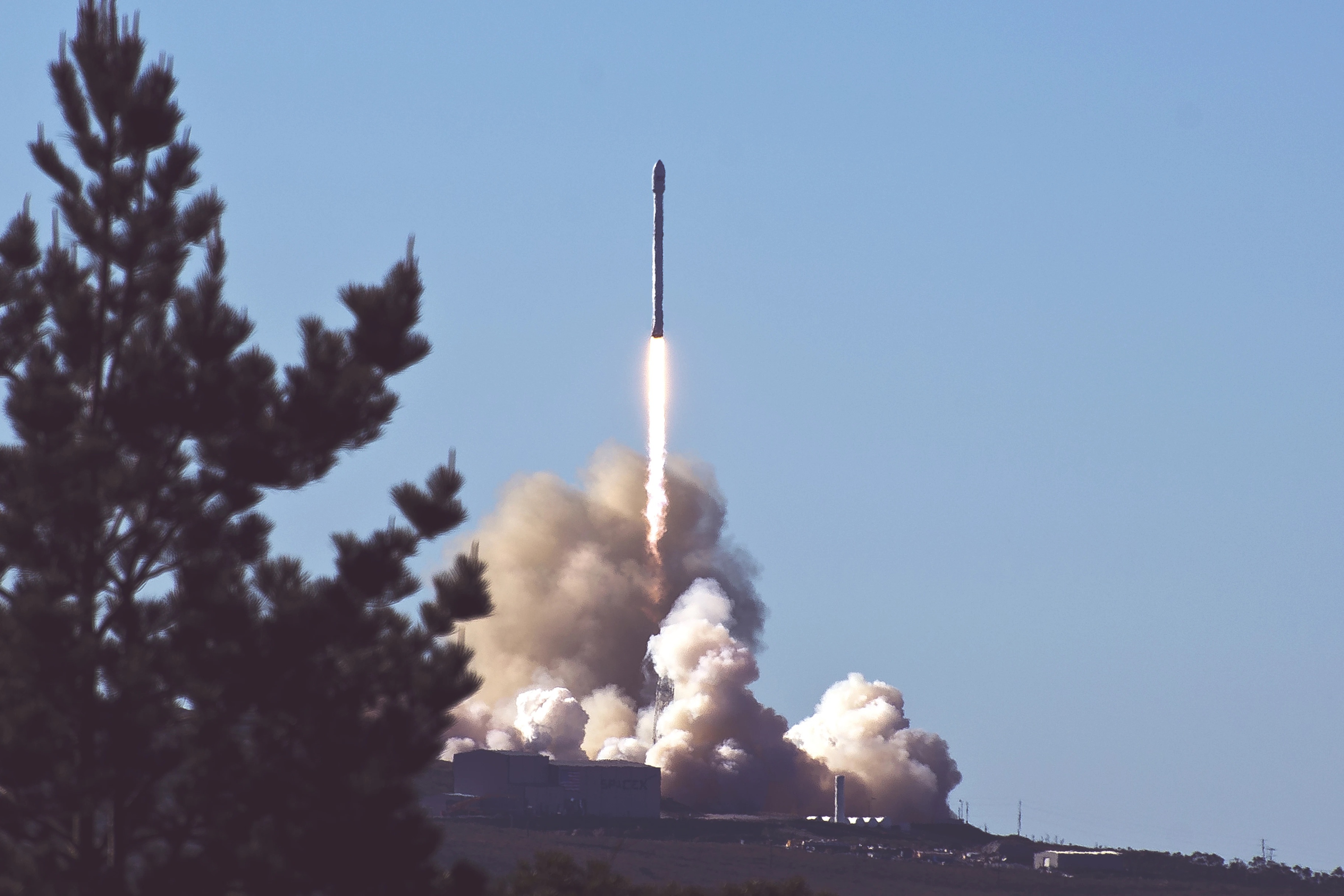 У SpaceX юбилей: компания отметила 300-е приземление первой ступени Falcon 9