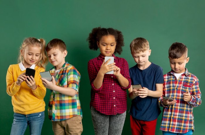 Учёные объяснили, изменяют ли социальные сети мозг детей