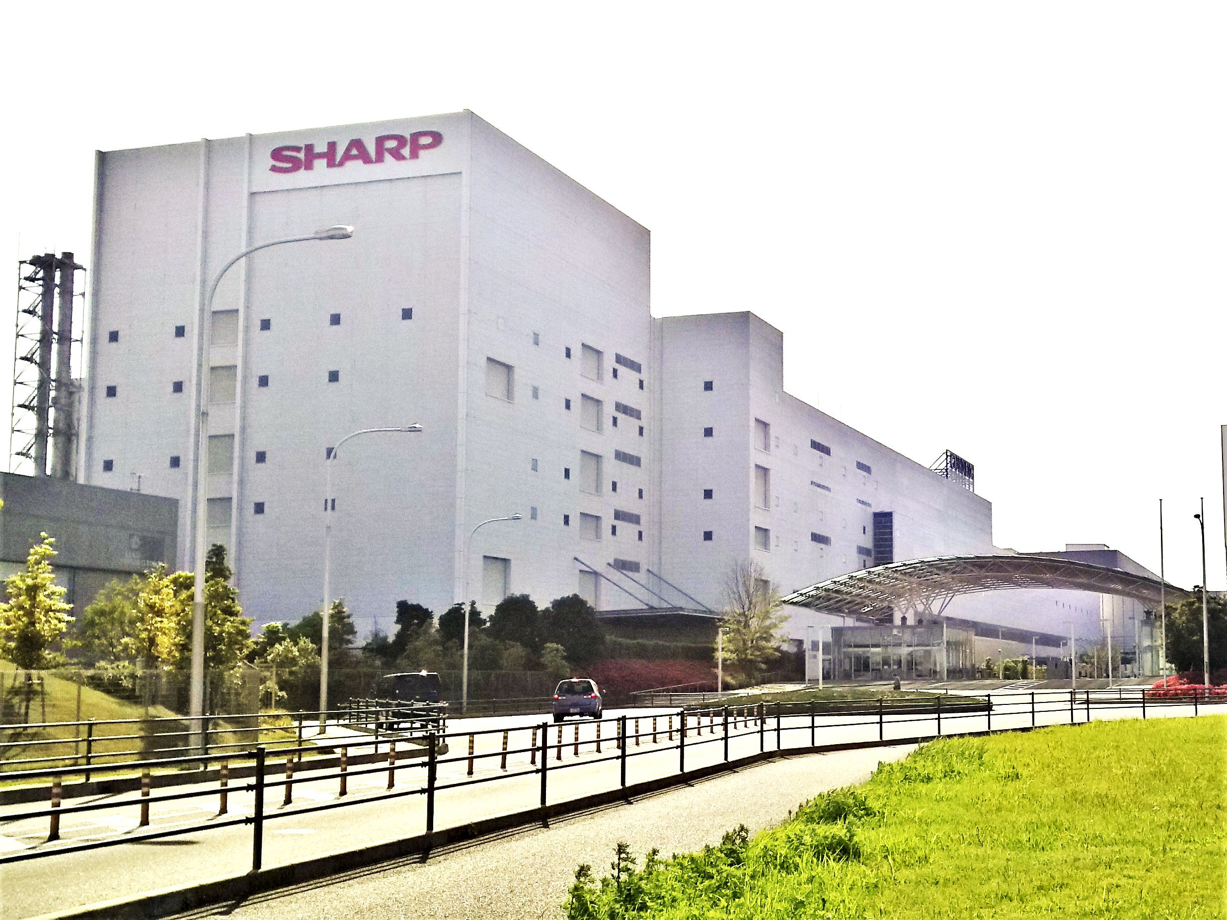 Компания Sharp отказалась от производства Smart TV в пользу устройств с ИИ