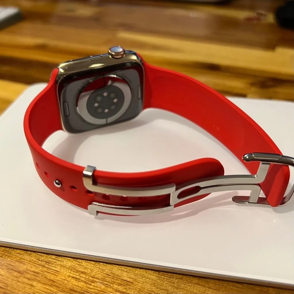 В Сеть слили фото ремешка для Apple Watch, который вендор так и не выпустил