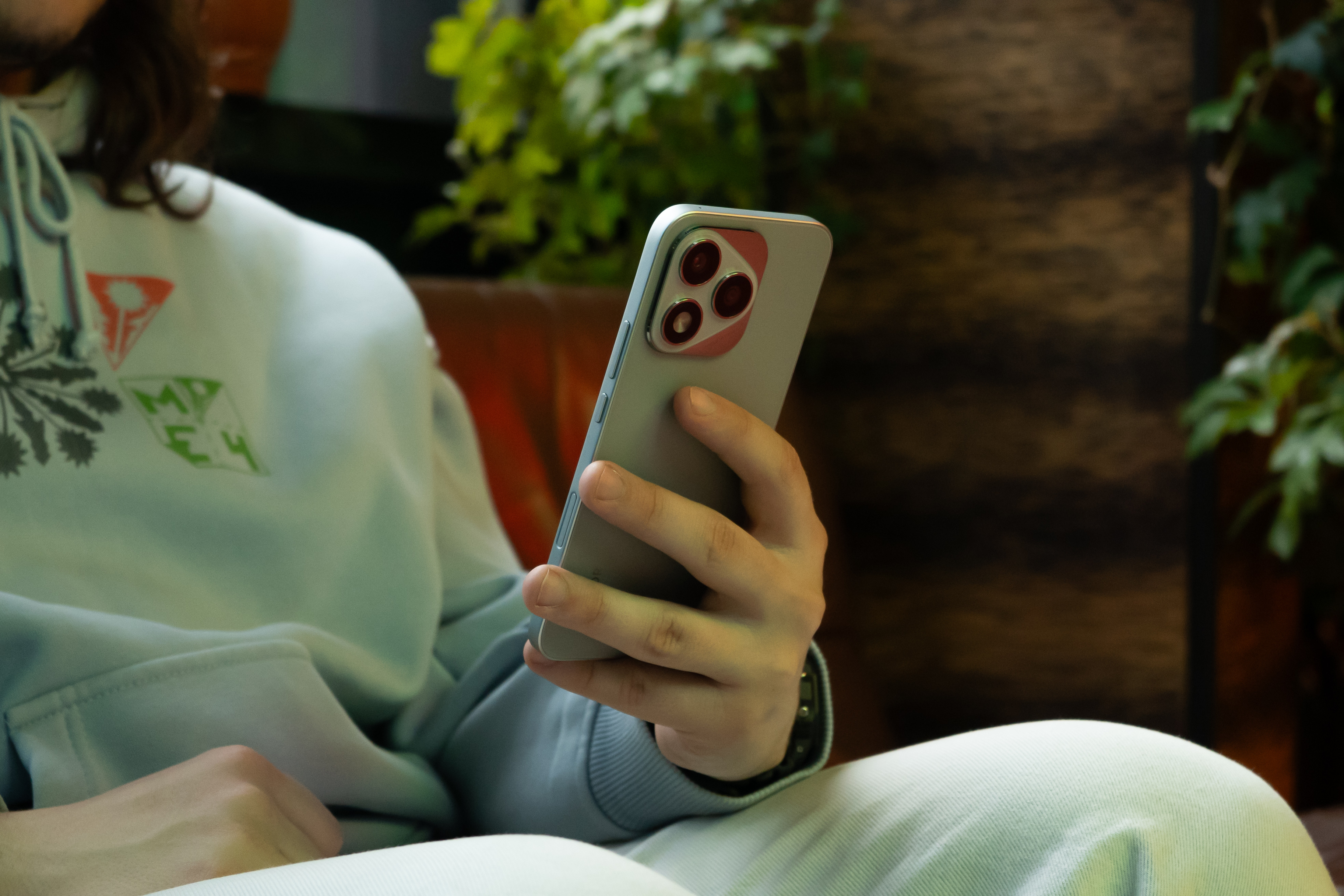 Новый iPhone за 25-30 тысяч рублей вы не купите, но вот его классный аналог на Android 6 4fc48f9fedfa2bbf4da14464f085ad88262f2a57 THE ASHGABAT TIMES