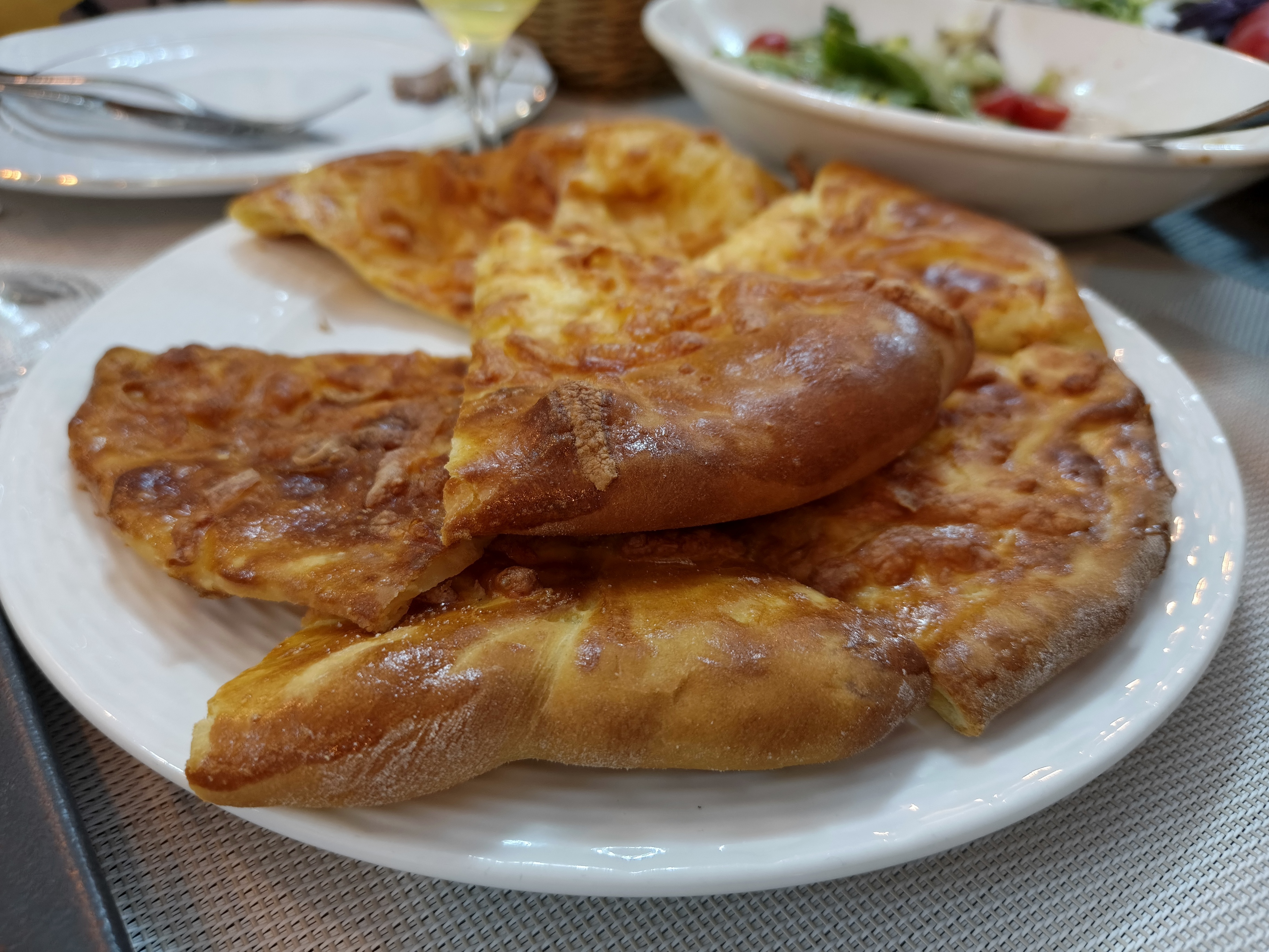 Выглядит как реклама, но нам пoфигy: сравнение Tecno Camon 40 Pro 5G и Samsung Galaxy S25 23 1abf07e188eba7b8823b713fb6720c135c840d1c THE ASHGABAT TIMES