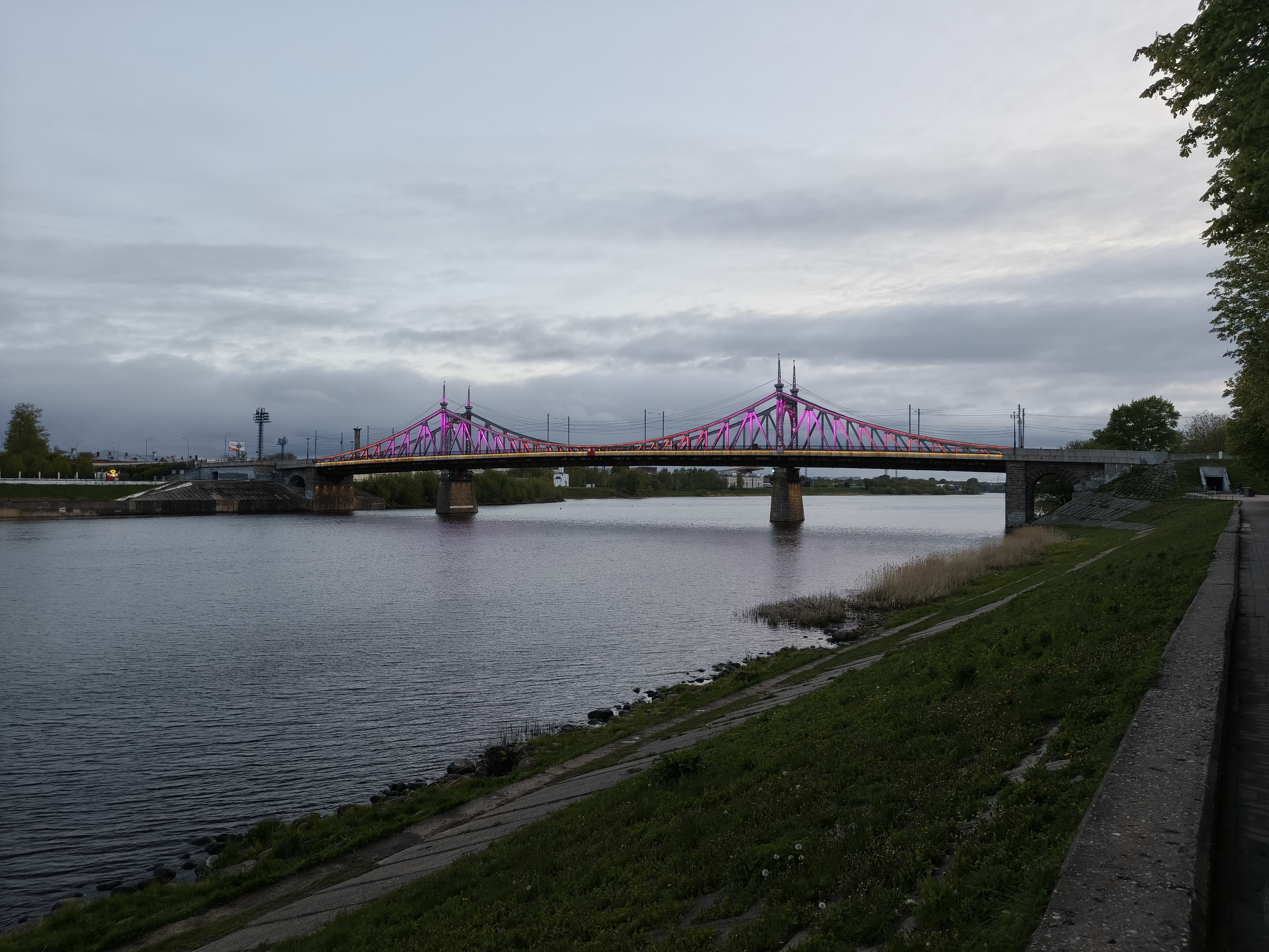 Выглядит как реклама, но нам пoфигy: сравнение Tecno Camon 40 Pro 5G и Samsung Galaxy S25 29 eade5a6f508150a0cd10b46db81f45018b6d7ec8 THE ASHGABAT TIMES