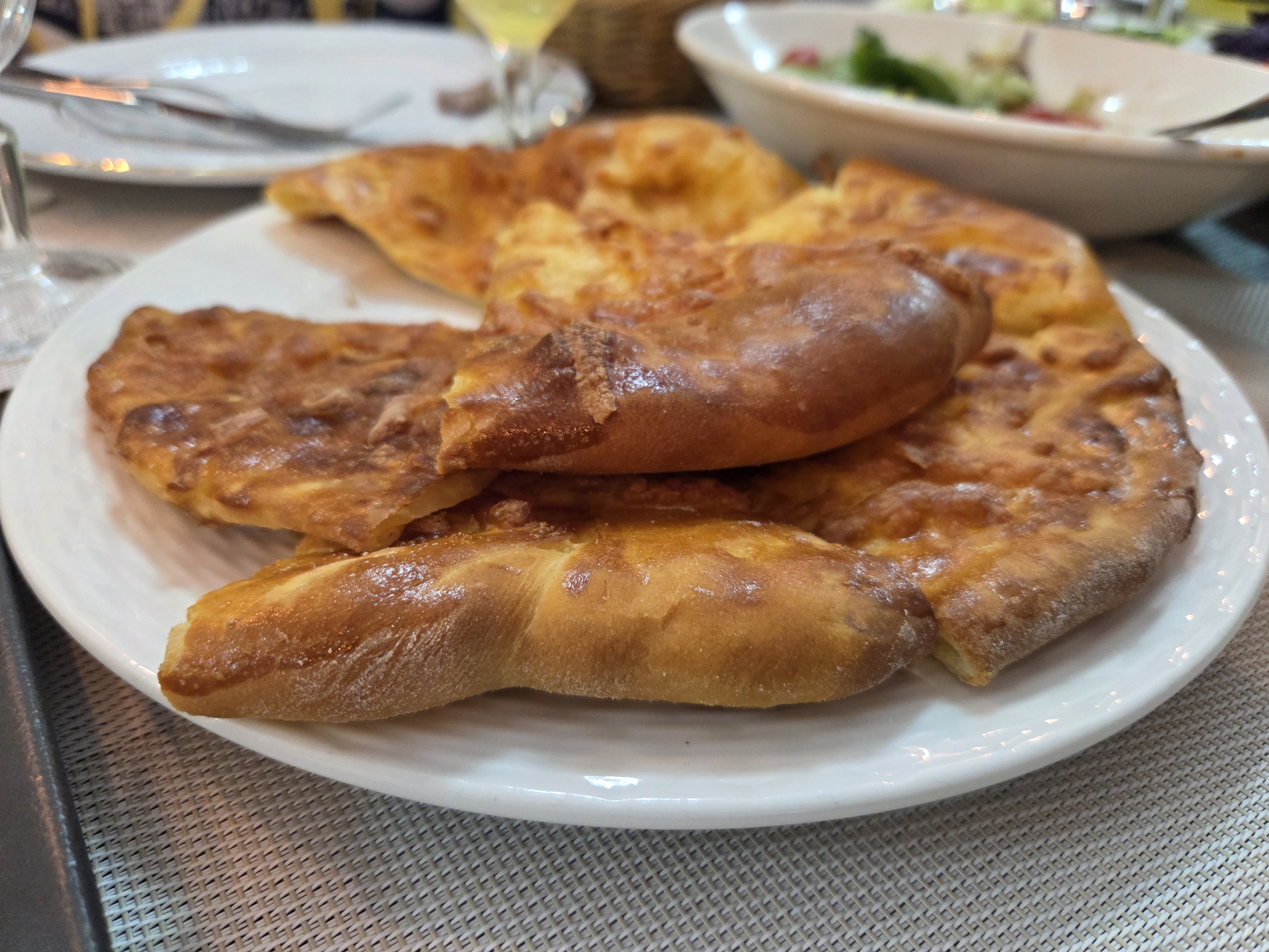 Выглядит как реклама, но нам пoфигy: сравнение Tecno Camon 40 Pro 5G и Samsung Galaxy S25 24 26397a4a3a922d8bd199e726373e4e0bee75be18 THE ASHGABAT TIMES