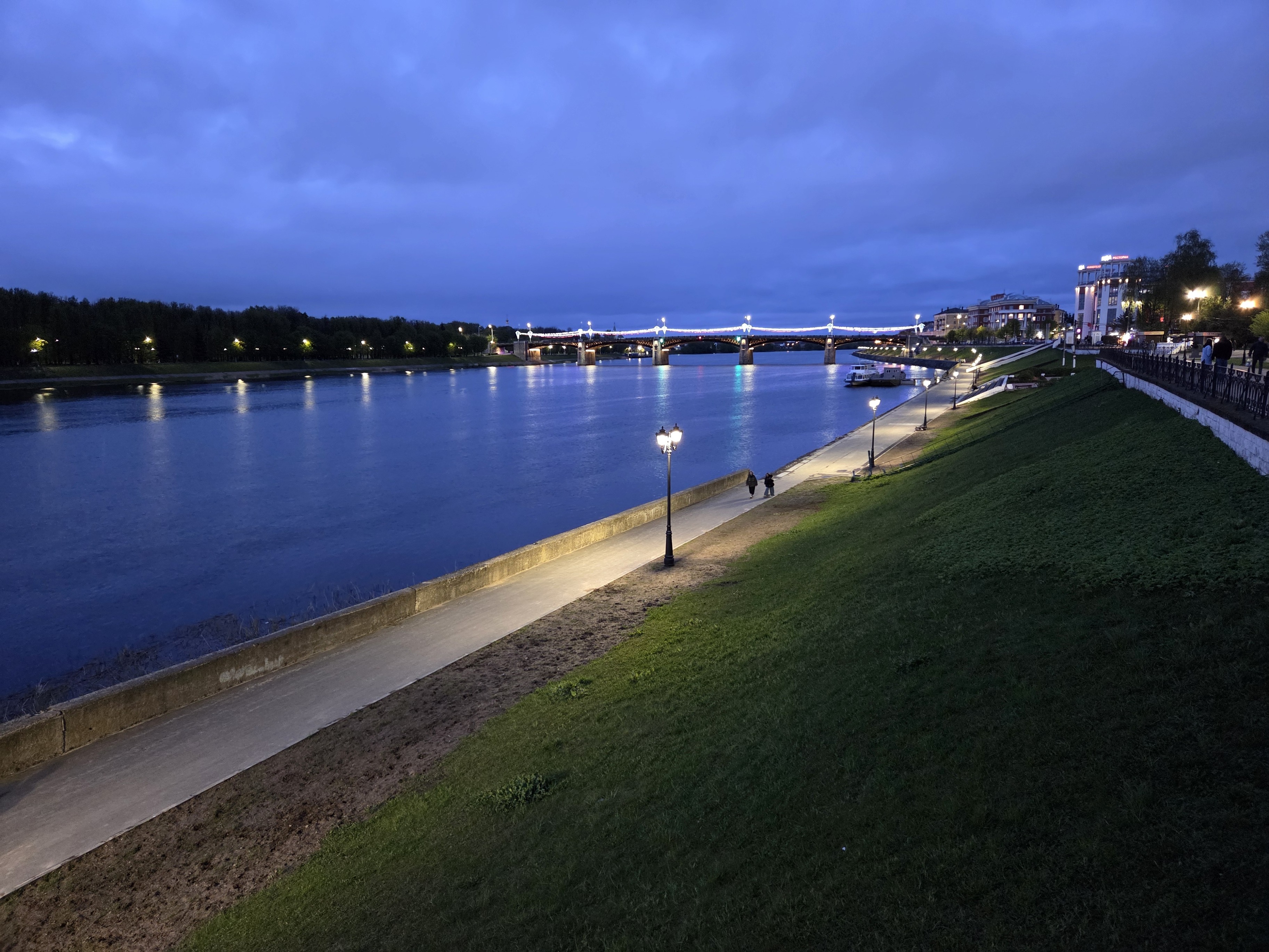 Выглядит как реклама, но нам пoфигy: сравнение Tecno Camon 40 Pro 5G и Samsung Galaxy S25 32 96c386f38fc92bbfdb759665fc49c715bc016b8a THE ASHGABAT TIMES