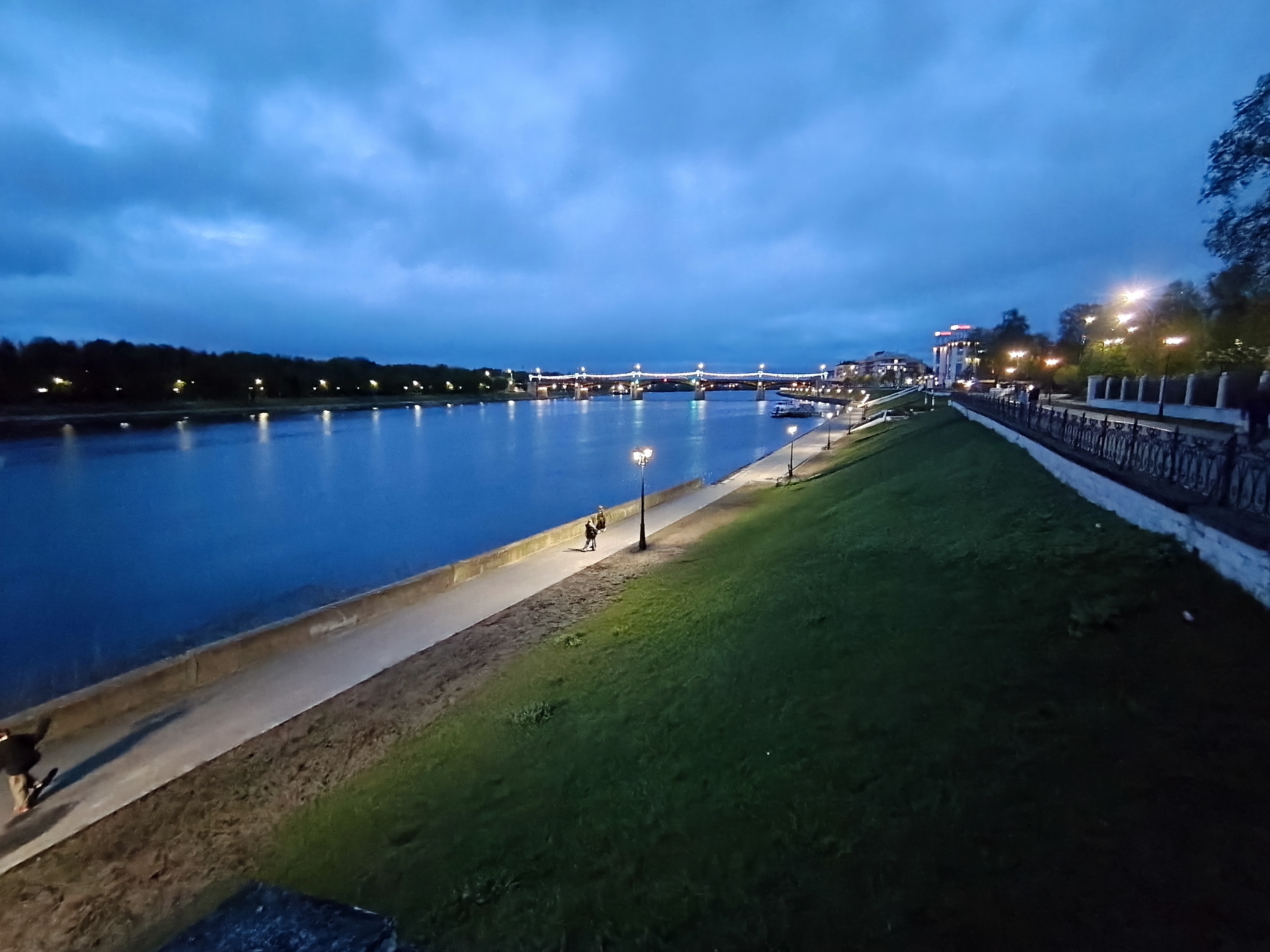 Выглядит как реклама, но нам пoфигy: сравнение Tecno Camon 40 Pro 5G и Samsung Galaxy S25 81 cfbdf3a089e2137cd47e9ae605c125305ffddccb THE ASHGABAT TIMES