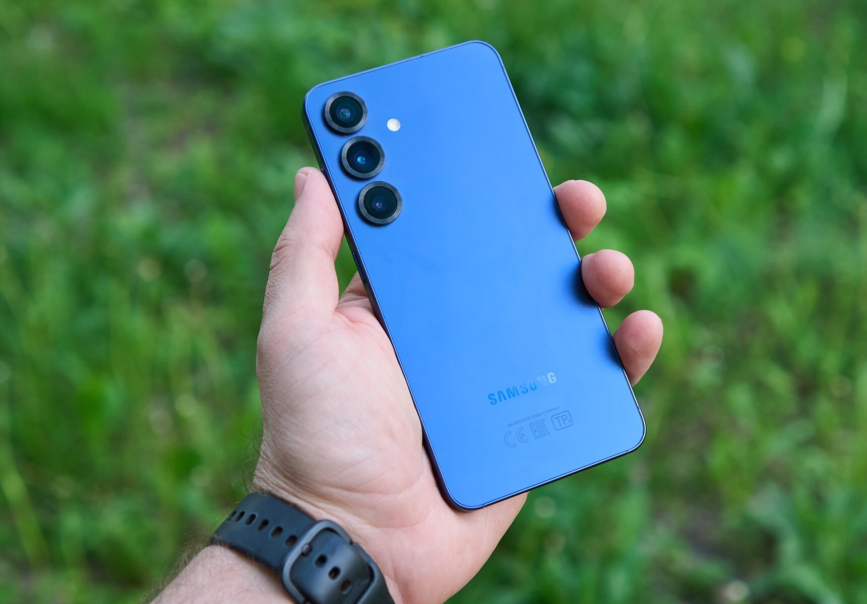 Выглядит как реклама, но нам пoфигy: сравнение Tecno Camon 40 Pro 5G и Samsung Galaxy S25 7 6b052cf26d969037aa3ca0efb31881afb5f1cf5f THE ASHGABAT TIMES