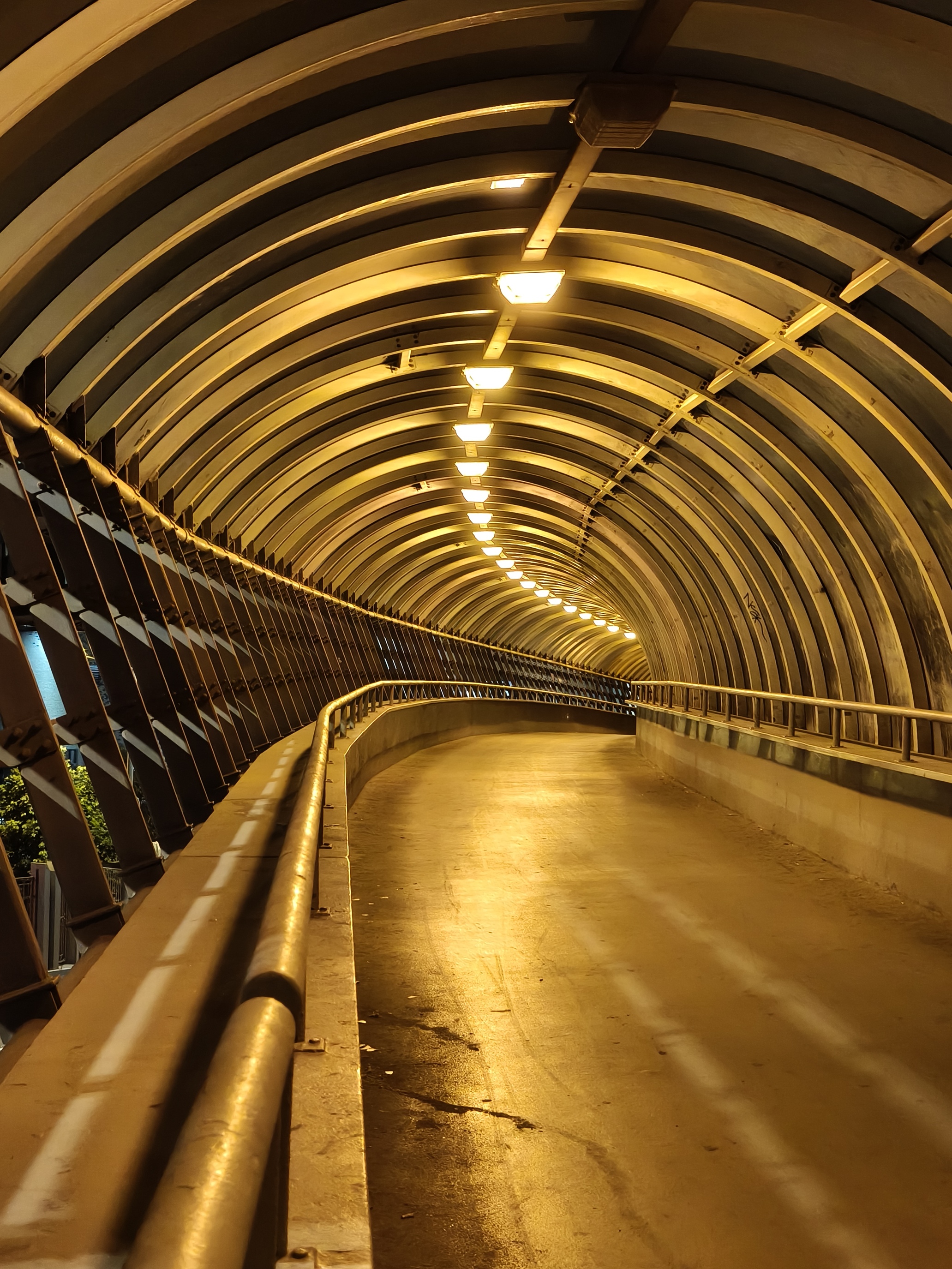 Китайская мощь, британский шарм от Aston Martin: realme GT 7 Dream Edition 22 7e0f35b8294385793ad8b5febca7a8d229fbfeee THE ASHGABAT TIMES