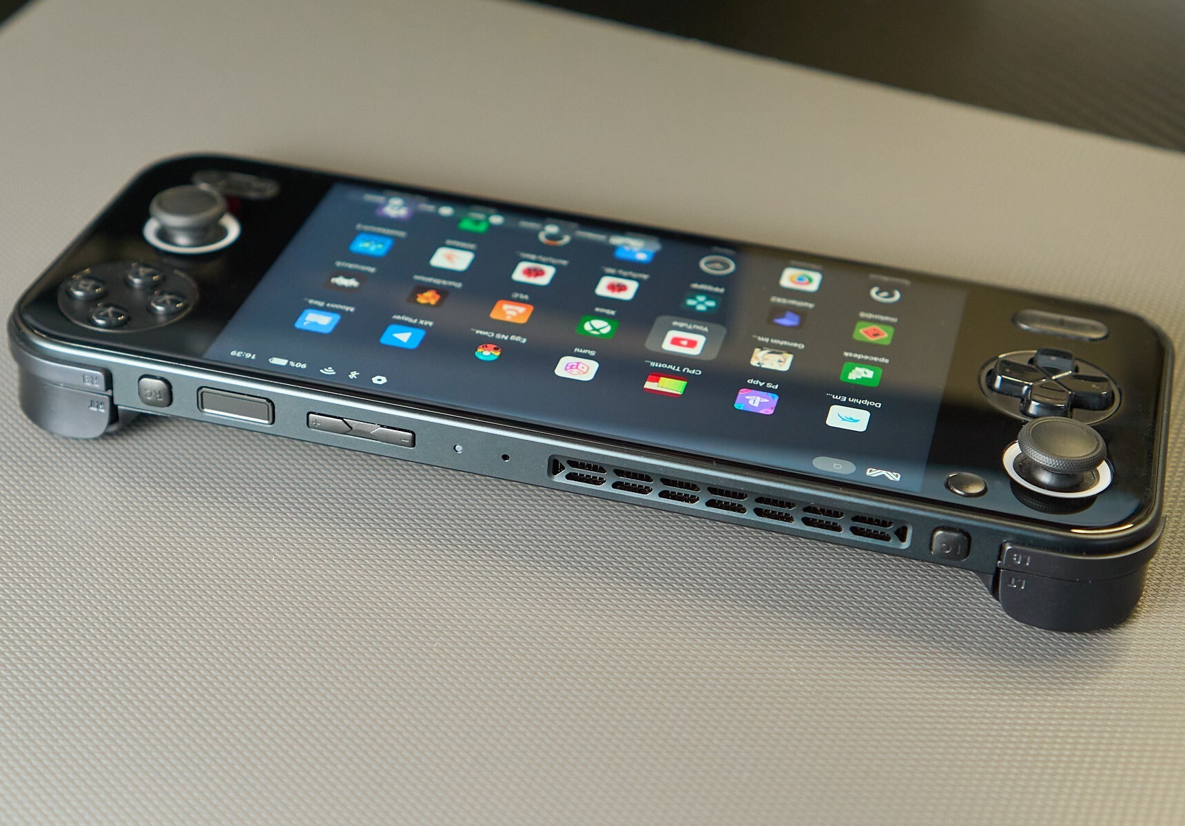 AyaNeo Pocket S: самая крутая специализированная консоль для эмуляции PlayStation 2, PS1, Sega и Dendy 6 7c9304d78d151d132fb28478360f9297b9d03082 THE ASHGABAT TIMES