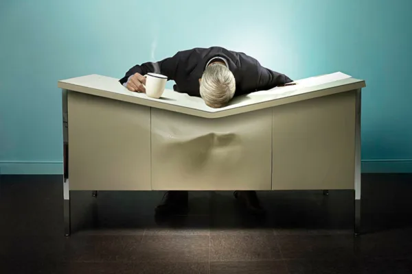 Врачи рассказали, как победить сонливость после обеда без дневного сна Врачи рассказали, как победить сонливость после обеда без дневного сна