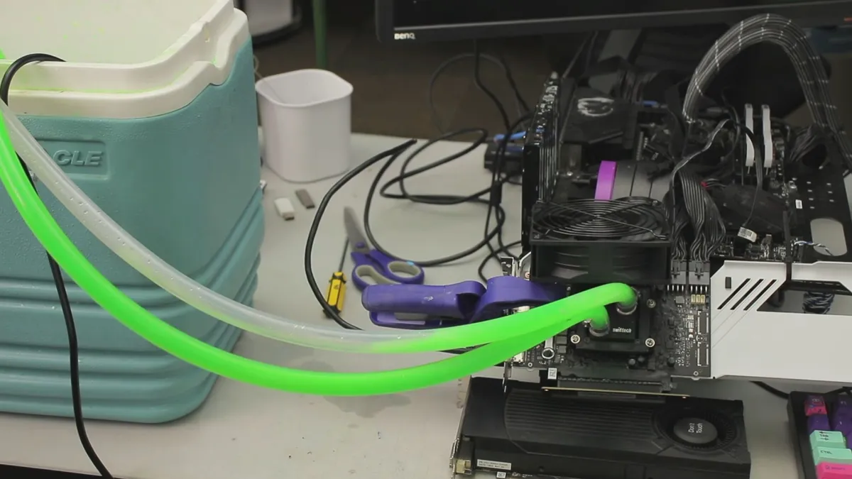 Оверклокер охладил Intel Arc B580 автомобильным антифризом и побил мировой рекорд