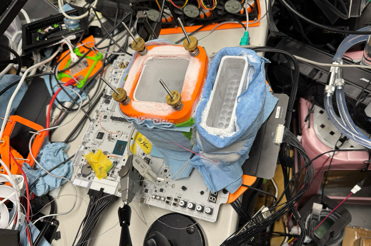 Gigabyte побила мировой рекорд скорости DDR5 — память разогнали до 13 034 МТ/с