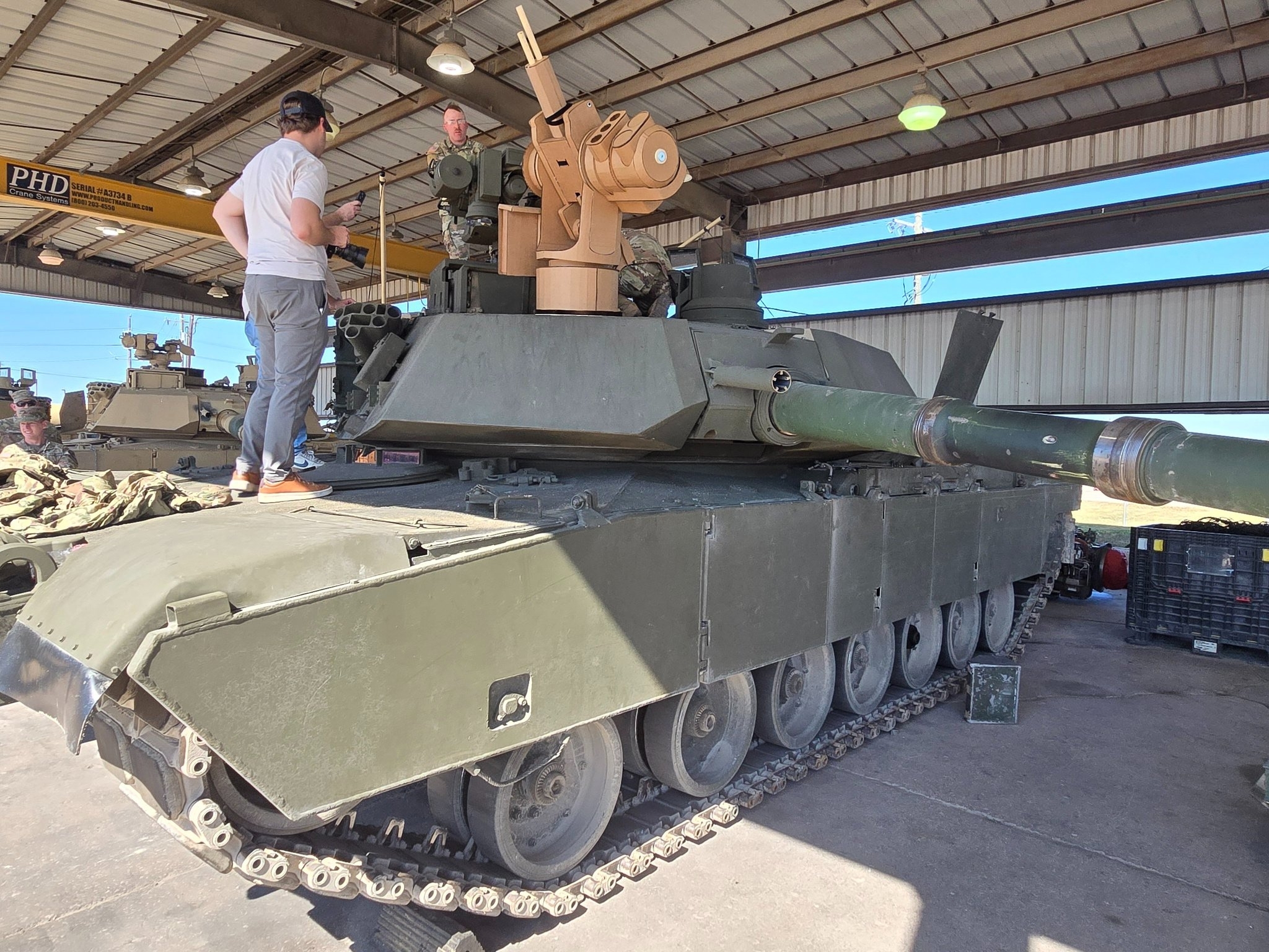 Помимо решёток: военный эксперт назвал четыре новых способа защитить танки от дронов