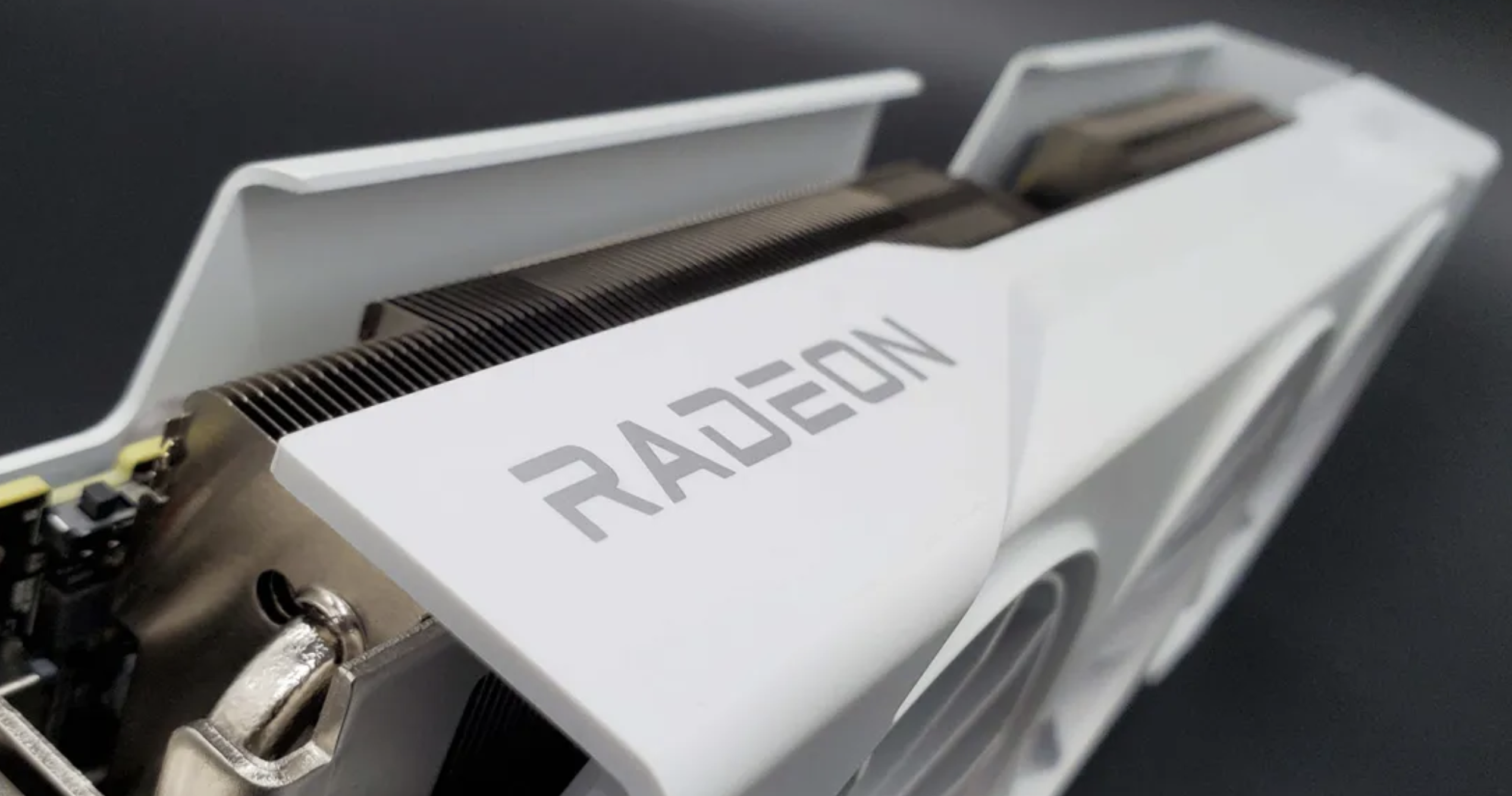 PC Gamer назвал лучшие видеокарты ноября 2025 года — лидирует Radeon RX 9070