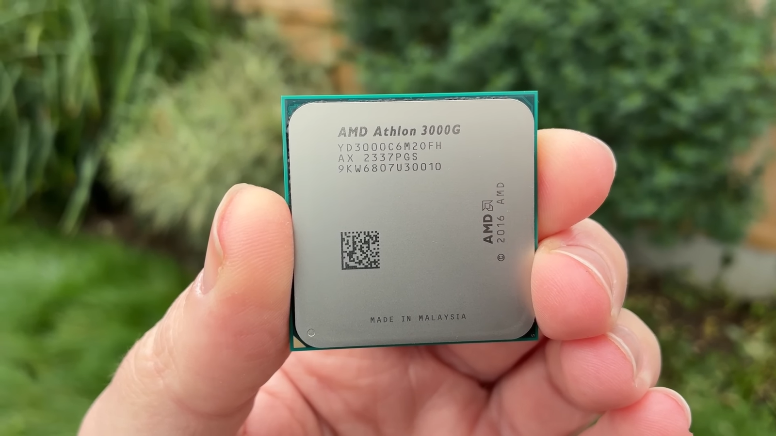 Маломощный Athlon 3000G с мощной “встройкой” перевыпустили: на что он способен в 2025?