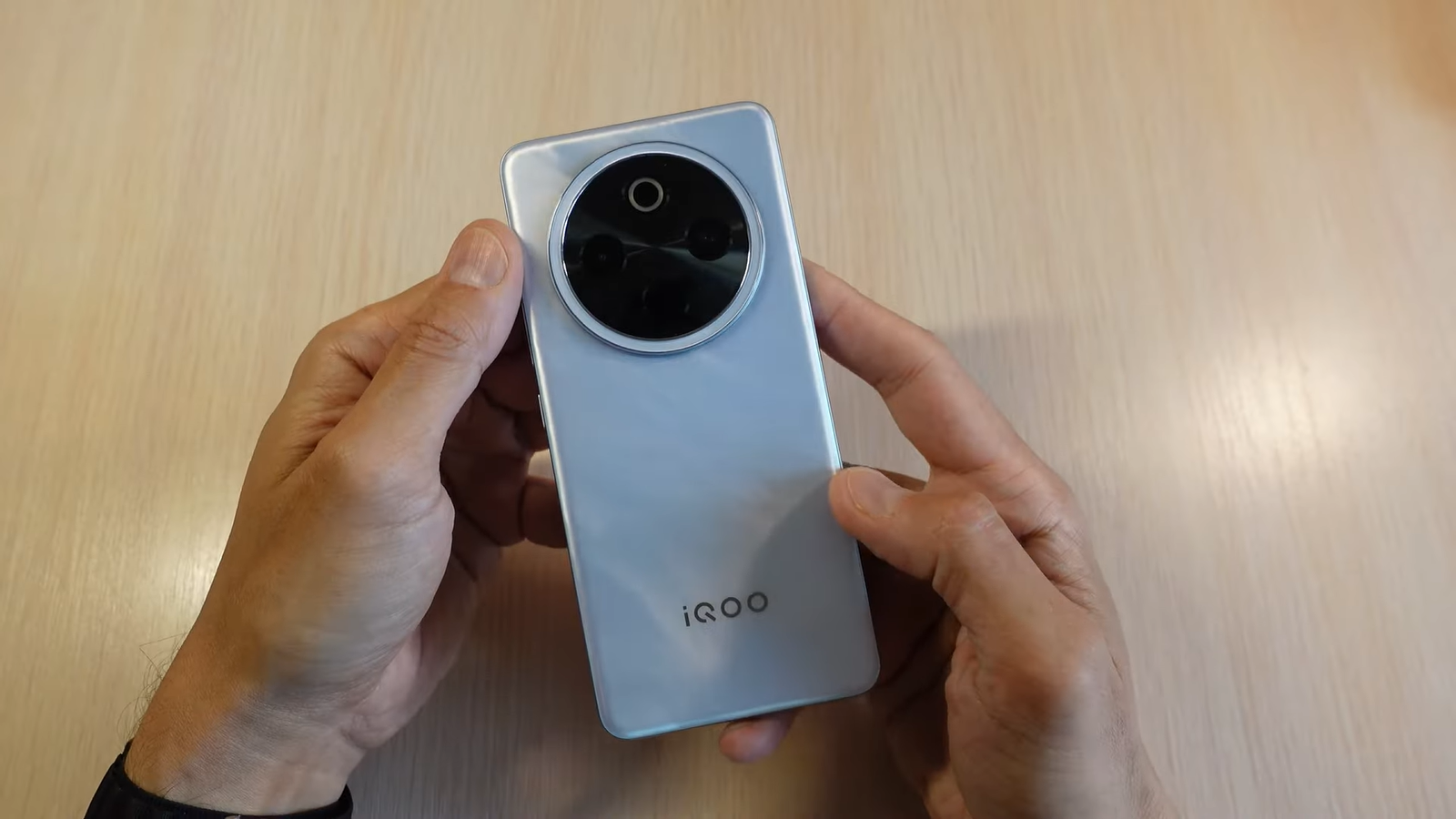 Супервыносливые смартфоны Honor X9d и iQOO Z10 подробно сравнили