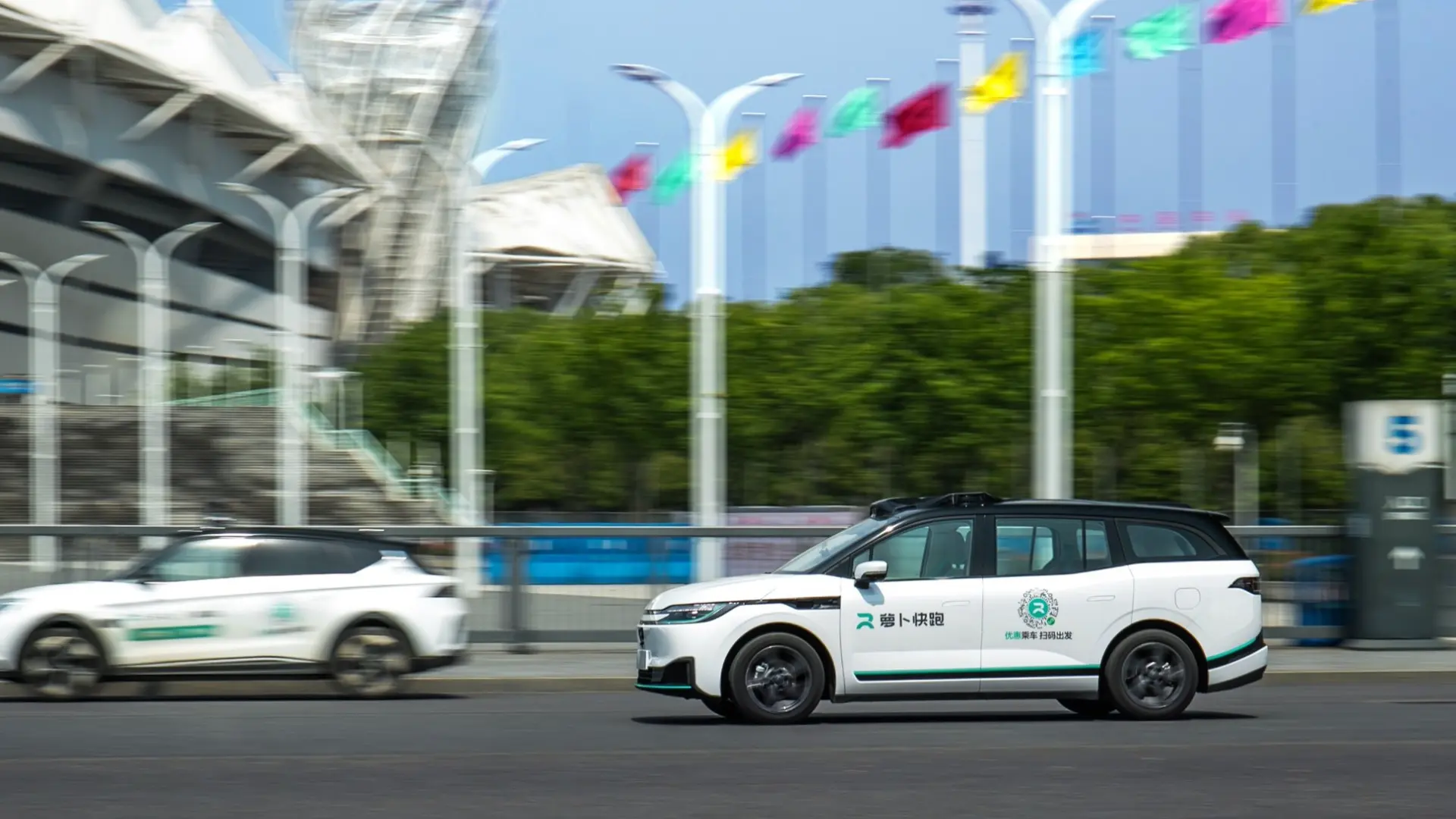 В Китае роботакси Baidu сбило людей на пешеходном переходе