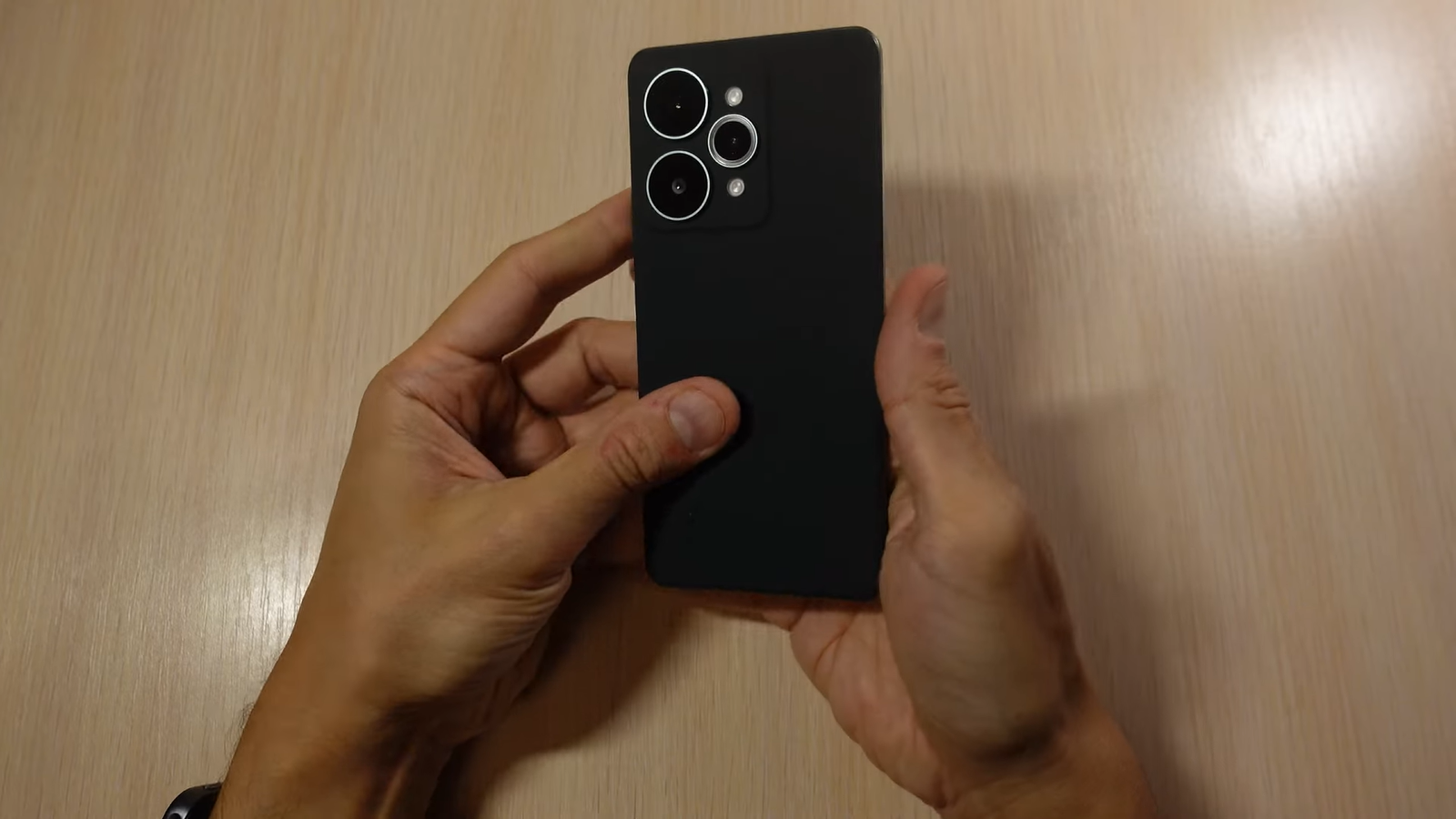 Смартфон до 30 тысяч рублей: Poco F7 против Realme 15 Pro