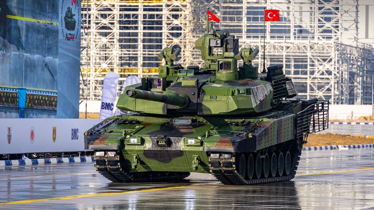 После десяти лет разработки Турция поставила на вооружение свой новый танк — «Алтай»