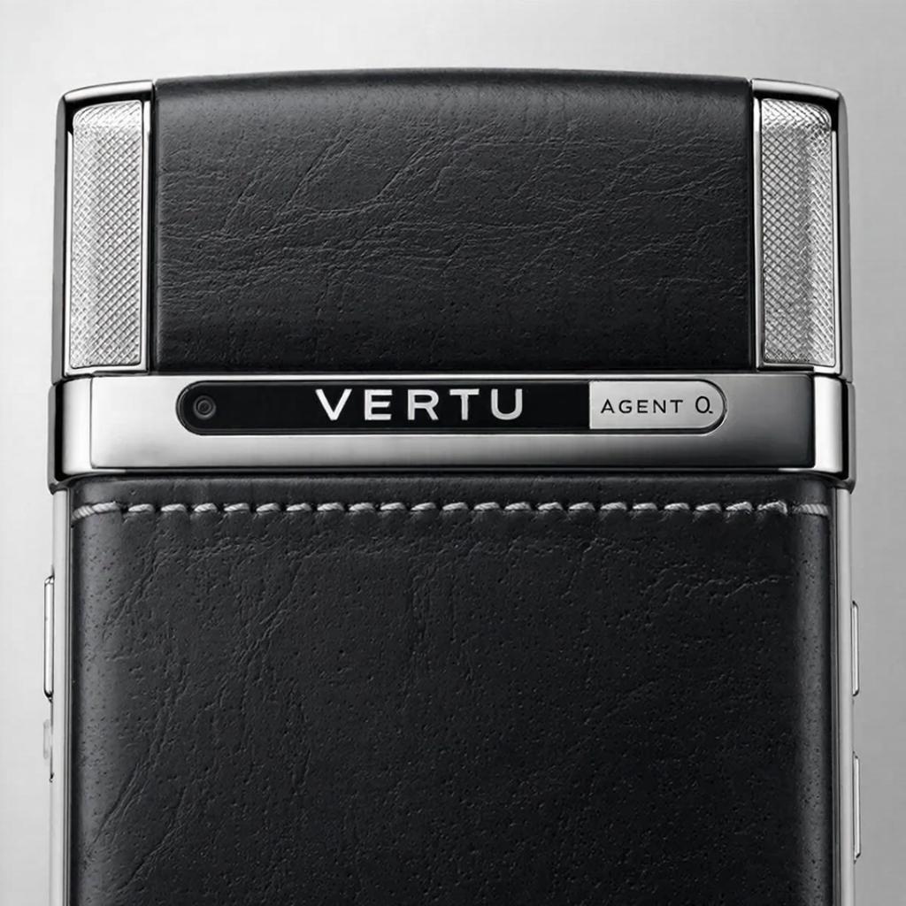 Названы самые необычные смартфоны 2025 года