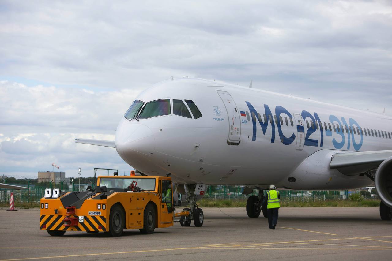 Российская ОАК намерена выйти на мировой рынок гражданской авиатехники