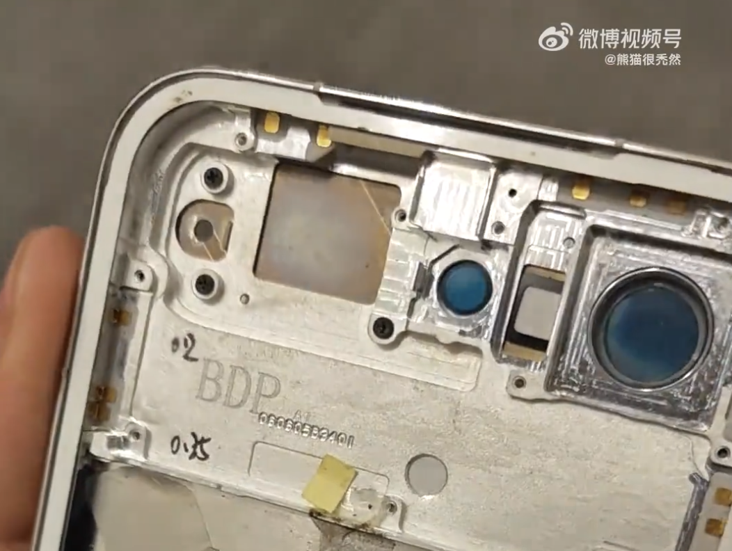 В Сети всплыли кадры с невышедшим прототипом сверхтонкого Xiaomi 17 Air