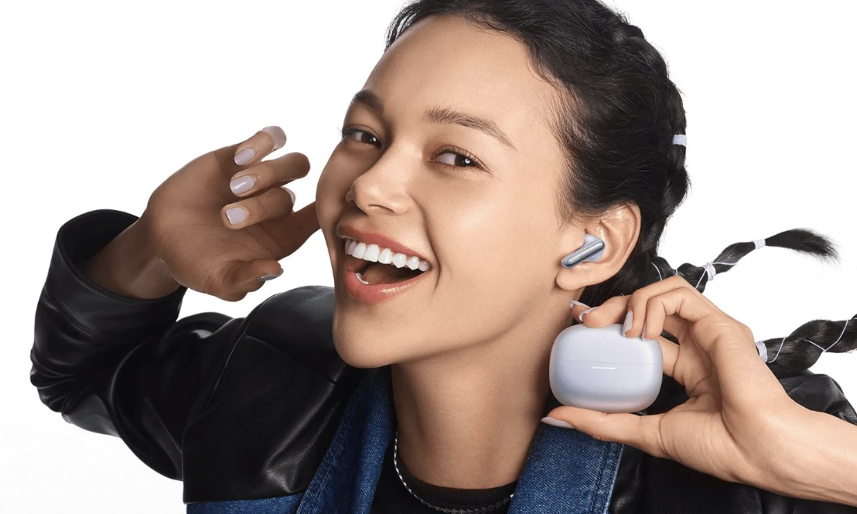 Россияне в 2025 году купили рекордное число наушников за пять лет