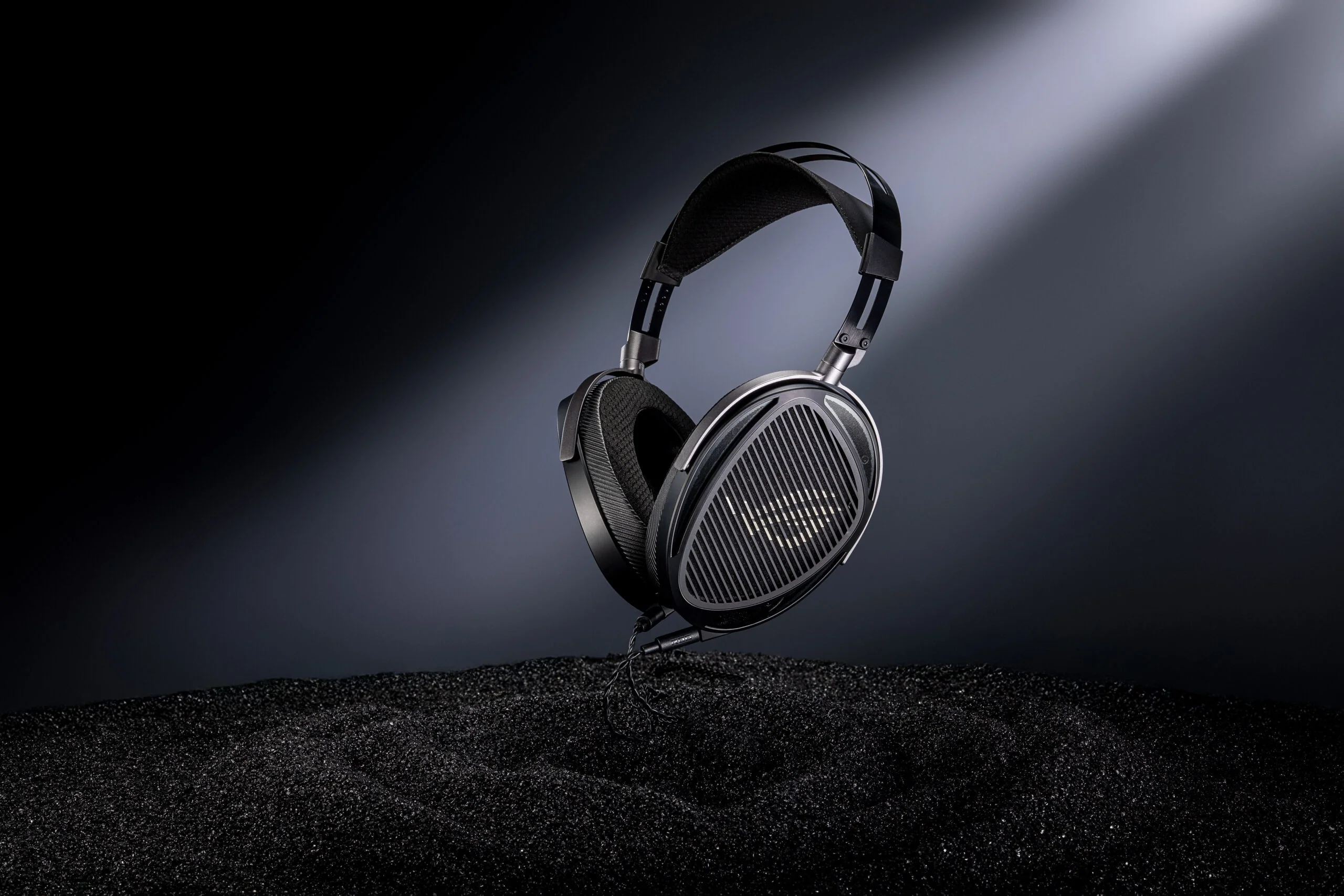 Asus выпустила игровые наушники с «уникальным» звуком