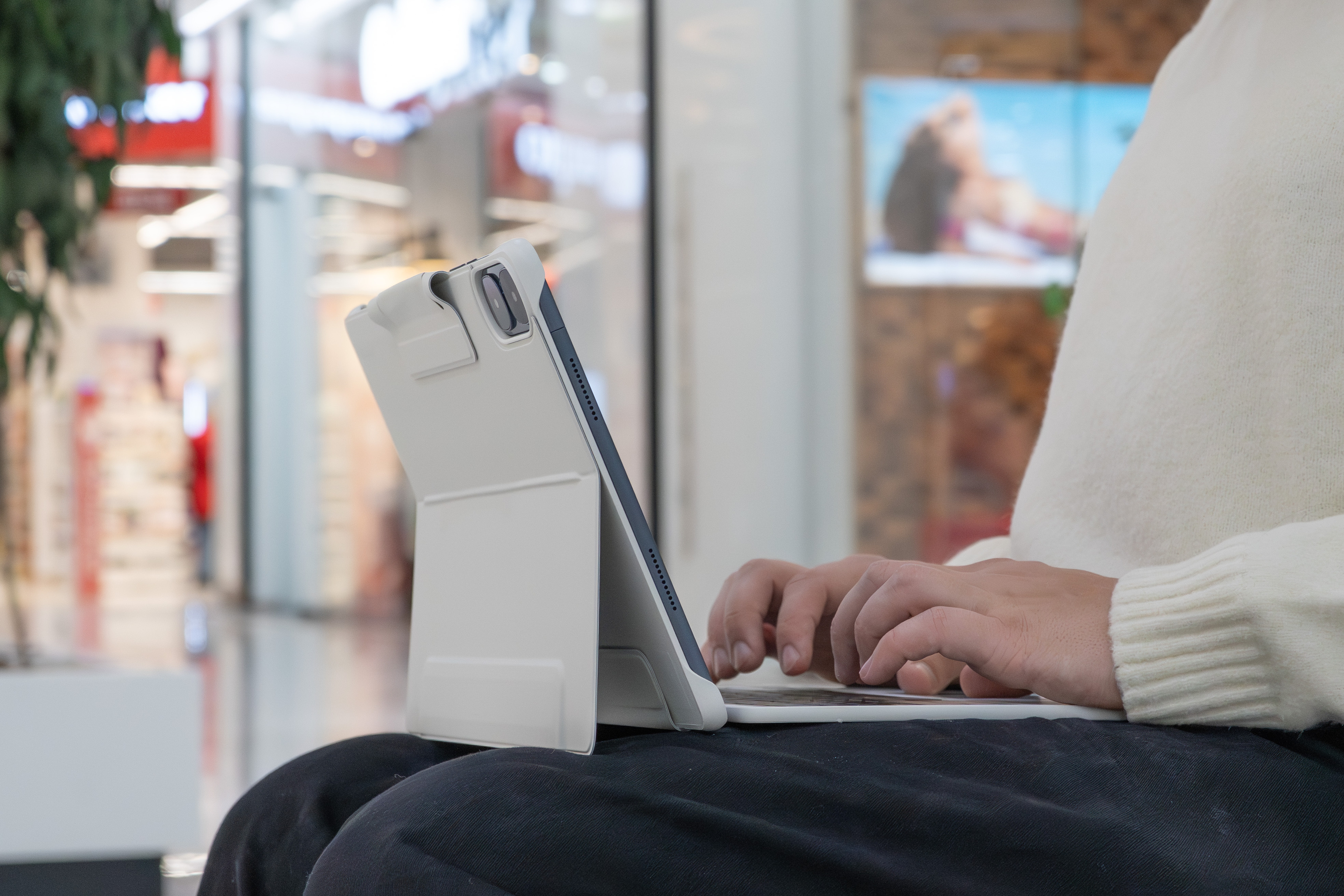 Infinix Xpad Edge 4G с клавиатурой