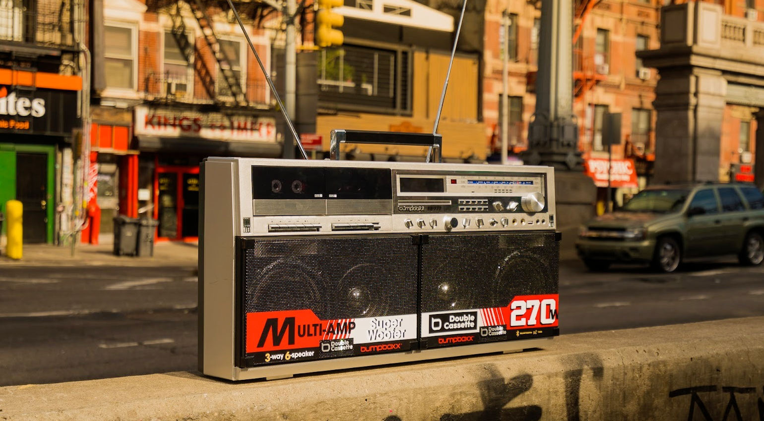 Для любителей ретро: представлен BB-777  бумбокс в стиле 80-х с Bluetooth