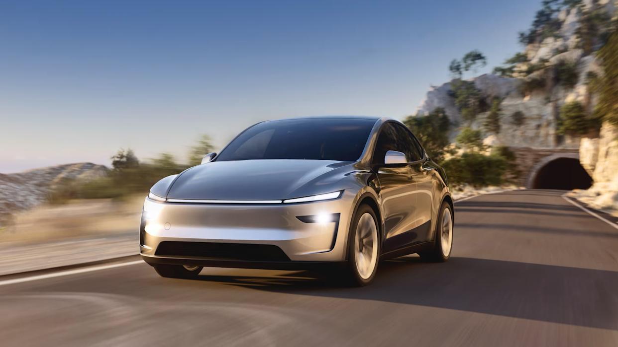 Tesla признала: роботакси иногда управляет человек