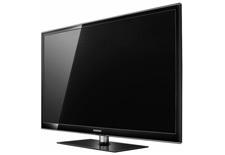 Samsung-PS51D550

Samsung PS59D550
Samsung PS51D550 — один из плазменных телевизоров с Full HD-разрешением. Диагональ экрана Samsung PS51D550, как нетрудно догадаться, составляет 51 дюйм. Этот ТВ способен показывать 3D-видео, оснащён конвертером из 2D в 3D и оптимальным набором разъёмов.

На левой стороне телевизора находятся два из четырёх портов HDMI, два порта USB и разъём CI. На задней панели расположились остальные 2 порта HDMI, Ethernet, D-SUB, цифровой аудиовыход и аналоговый, антенный вход RF-in, компонентный и композитный разъёмы, выход для наушников. Samsung PS51D550 не оснащён функцией Smart Hub, поэтому устанавливать приложения или пользоваться интернет-сервисами на этом ТВ нельзя. Но, с другой стороны, телевизором поддерживается технология DLNA: благодаря ей можно смотреть кино, которое находится на жестком диске компьютера или NAS, поддерживающем DLNA.

Как и любой плазменный телевизор, Samsung PS51D550 отличается от своих ЖК-собратьев более сочной и приятной картинкой. В Samsung по-прежнему не разглашают точную величину контрастности экранов и именуют её «Mega Contrast». Максимальная частота развёртки экрана составляет 600 Герц, её с лихвой хватит не только для отображения 3D-контента, но и для чёткой прорисовки динамических сцен.

С флешек или жёстких дисков можно не только смотреть фотографии в JPEG и слушать музыку в mp3, но и смотреть видео. Поддерживаются видеоформаты MPEG-4 Divx 3.11/4.X/5.1/6.0 и Xvi, MPEG-2, MPEG-1, Motion JPEG, Windows Media Video 9 и даже Microsoft VC-1, который используется в HD DVD или Blu-Ray дисках. Познакомиться поближе с Samsung PS51D550 можно в подробном обзоре, который есть на нашем сайте.

Кроме модели с 51-дюймовым экраном, в продаже встречается модельс экраном в 59 дюймов.(цены для Samsung PS51D550 и Samsung PS59D550)

Samsung PS59D550
Samsung PS51D550 — один из плазменных телевизоров с Full HD-разрешением. Диагональ экрана Samsung PS51D550, как нетрудно догадаться, составляет 51 дюйм. Этот ТВ способен показывать 3D-видео, оснащён конвертером из 2D в 3D и оптимальным набором разъёмов.

На левой стороне телевизора находятся два из четырёх портов HDMI, два порта USB и разъём CI. На задней панели расположились остальные 2 порта HDMI, Ethernet, D-SUB, цифровой аудиовыход и аналоговый, антенный вход RF-in, компонентный и композитный разъёмы, выход для наушников. Samsung PS51D550 не оснащён функцией Smart Hub, поэтому устанавливать приложения или пользоваться интернет-сервисами на этом ТВ нельзя. Но, с другой стороны, телевизором поддерживается технология DLNA: благодаря ей можно смотреть кино, которое находится на жестком диске компьютера или NAS, поддерживающем DLNA.

Как и любой плазменный телевизор, Samsung PS51D550 отличается от своих ЖК-собратьев более сочной и приятной картинкой. В Samsung по-прежнему не разглашают точную величину контрастности экранов и именуют её «Mega Contrast». Максимальная частота развёртки экрана составляет 600 Герц, её с лихвой хватит не только для отображения 3D-контента, но и для чёткой прорисовки динамических сцен.

С флешек или жёстких дисков можно не только смотреть фотографии в JPEG и слушать музыку в mp3, но и смотреть видео. Поддерживаются видеоформаты MPEG-4 Divx 3.11/4.X/5.1/6.0 и Xvi, MPEG-2, MPEG-1, Motion JPEG, Windows Media Video 9 и даже Microsoft VC-1, который используется в HD DVD или Blu-Ray дисках. Познакомиться поближе с Samsung PS51D550 можно в подробном обзоре, который есть на нашем сайте.

Кроме модели с 51-дюймовым экраном, в продаже встречается модельс экраном в 59 дюймов.(цены для Samsung PS51D550 и Samsung PS59D550)