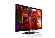 Philips-32PFL5606H

Philips 32PFL5606H
Philips 32PFL5606H — простой LED-телевизор. В нём нет поддержки объёмного изображения, интернет сервисов и подсветки Ambilight, которой славятся телевизоры Philips. Но зато этот телевизор может похвастаться привлекательной для LED-TV ценой. Разрешение 32-дюймового экрана составляет привычные нам 1920x1080 пикселей,. Динамическая контрастность — 500 000:1, а яркость — 400 кд/м2. Частота обновления экрана равняется 100 Герцам, а время отклика — 2 миллисекунды. Разглядеть быстродвижущиеся объекты вполне можно.

На боковой стороне телевизора расположены следующие разъёмы: по одному порту HDMI и USB, выход для подключения наушников, сервисный разъём и слот CI. На задней панели телевизора находятся еще 2 порта HDMI, антенный вход RF-in, SCART, D-SUB, аналоговый ауиовход, цифровой аудиовыход, компонентный и композитный разъёмы.
Со сменных носителей телевизор способен воспроизводить не только музыку в MP3 и фотографии в JPEG, но и видео в H264/MPEG-4 AVC, MPEG-1, MPEG-2, MPEG-4.

Цена на Philips 32PFL5606H не должна быть очень кусачей для такого ТВ, да и со временем она обязательно снизится. В рознице, кроме модели с 32-дюймовым экраном, можно найти телевизоры с диагональю 40 дюймов.

(Philips 32PFL5606H и Philips 40PFL5606H)

Philips 32PFL5606H
Philips 32PFL5606H — простой LED-телевизор. В нём нет поддержки объёмного изображения, интернет сервисов и подсветки Ambilight, которой славятся телевизоры Philips. Но зато этот телевизор может похвастаться привлекательной для LED-TV ценой. Разрешение 32-дюймового экрана составляет привычные нам 1920x1080 пикселей,. Динамическая контрастность — 500 000:1, а яркость — 400 кд/м2. Частота обновления экрана равняется 100 Герцам, а время отклика — 2 миллисекунды. Разглядеть быстродвижущиеся объекты вполне можно.

На боковой стороне телевизора расположены следующие разъёмы: по одному порту HDMI и USB, выход для подключения наушников, сервисный разъём и слот CI. На задней панели телевизора находятся еще 2 порта HDMI, антенный вход RF-in, SCART, D-SUB, аналоговый ауиовход, цифровой аудиовыход, компонентный и композитный разъёмы.
Со сменных носителей телевизор способен воспроизводить не только музыку в MP3 и фотографии в JPEG, но и видео в H264/MPEG-4 AVC, MPEG-1, MPEG-2, MPEG-4.

Цена на Philips 32PFL5606H не должна быть очень кусачей для такого ТВ, да и со временем она обязательно снизится. В рознице, кроме модели с 32-дюймовым экраном, можно найти телевизоры с диагональю 40 дюймов.

(Philips 32PFL5606H и Philips 40PFL5606H)