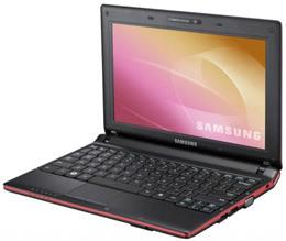 14

Samsung N150
Samsung N150 относится к новому поколению нетбуков, основанных на платформе Intel Pine Trail. Напомним, что новые процессоры Atom, доступные в ее рамках, получили встроенное графическое ядро. Ну а сами по себе они особо быстрее не стали — лишь была незначительна увеличена частота до 1,66 ГГц. Речь идет о чипе Aton N450, который как раз в Samsung N150 и установлен.
Оперативной памяти в N150 присутствует не очень много — всего гигабайт. Зато жесткий диск для нетбуков достаточно емкий - на 250 Гбайт. Экран, вопреки текущей моде на 11,6-дюймовые матрицы, имеет диагональ 10,2" и разрешение 1024х600 точек, так что компьютер весьма компактен и весит 1,16 кг. Несмотря на это его клавиатура имеет достаточно удобную раскладку.
В роли операционной системы установлена 32-битная Windows 7 Starter. Из коммуникационных возможностей поддерживается стандартный набор: Ethernet 10/100 Мбит/с, Bluetooth и Wi-Fi. В общем Samsung N150 — типичный нетбук, доступный по цене порядка 14 тысяч.

Samsung N150
Samsung N150 относится к новому поколению нетбуков, основанных на платформе Intel Pine Trail. Напомним, что новые процессоры Atom, доступные в ее рамках, получили встроенное графическое ядро. Ну а сами по себе они особо быстрее не стали — лишь была незначительна увеличена частота до 1,66 ГГц. Речь идет о чипе Aton N450, который как раз в Samsung N150 и установлен.
Оперативной памяти в N150 присутствует не очень много — всего гигабайт. Зато жесткий диск для нетбуков достаточно емкий - на 250 Гбайт. Экран, вопреки текущей моде на 11,6-дюймовые матрицы, имеет диагональ 10,2" и разрешение 1024х600 точек, так что компьютер весьма компактен и весит 1,16 кг. Несмотря на это его клавиатура имеет достаточно удобную раскладку.
В роли операционной системы установлена 32-битная Windows 7 Starter. Из коммуникационных возможностей поддерживается стандартный набор: Ethernet 10/100 Мбит/с, Bluetooth и Wi-Fi. В общем Samsung N150 — типичный нетбук, доступный по цене порядка 14 тысяч.