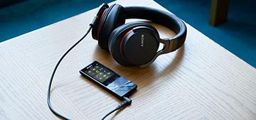 Конкурс ностальгии. Разыскиваем самые старые плееры, дарим два самых новых плеера