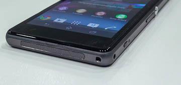 CES 2014: Флагман – не значит «лопата». Первый взгляд на смартфон Sony Xperia Z1 Compact (видео)