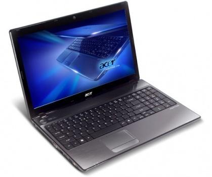 Acer Aspire 7552G
В середине августа к нам попал ноутбук Acer Aspire 7552G-X926G64Bikk. Как оказалось, именно эта его модификация наиболее распространена у нас. Ее дешевой не назовешь — в среднем цена варьируется от 47 до 48 тысяч. Однако если посмотреть на данный компьютер как на игровое решение и более пристально взглянуть на конфигурацию, такая стоимость оказывается вполне оправданной.
Данный Acer Aspire может предложить флагманский четырехядерный мобильный процессор AMD Phenom II X4 X920 BE, целых 6 Гбайт оперативной памяти (с возможностью увеличения до 12 Гбайт), два отсека для жестких дисков (установлен один HDD на 640 Гбайт) и одну из самых мощных видеокарт на рынке — ATI Mobility Radeon HD 5850. Остается упомянуть про поддержку стандарта Bluetooth 3.0, привод Blu-ray (поддерживается только чтение BD-дисков и чтение/запись DVD/CD) и про емкий аккумулятор на 9 ячеек, позволяющий лэптопу работать от одной зарядки более пяти часов.
Конечно же, габариты у Aspire 7552G соответствующие. Однако это не 18,4-дюймовый ноутбук, как может показаться сразу. Диагональ экрана составляет 17,3 дюйма — тоже много, но все же компактнее самых громоздких моделей. Само собой, с эргономикой у такого компьютера все в полном порядке: клавиатура с цифровым блоком, большая сенсорная панель, много места, куда можно положить запястья рук.
Остается добавить, что, хотя Acer позволяет конфигурировать этот ноутбук в весьма широких пределах, другие модификации Aspire 7552G у нас найти нелегко. Впрочем, по сравнению с описанным вариантом, другие скорее будут хуже, хоть и дешевле. Но у компании в ассортименте имеется несколько других моделей 17,3-дюймовых мобильных ПК, так что зацикливаться на Aspire 7552G тоже не стоит.

Acer Aspire 7552G
В середине августа к нам попал ноутбук Acer Aspire 7552G-X926G64Bikk. Как оказалось, именно эта его модификация наиболее распространена у нас. Ее дешевой не назовешь — в среднем цена варьируется от 47 до 48 тысяч. Однако если посмотреть на данный компьютер как на игровое решение и более пристально взглянуть на конфигурацию, такая стоимость оказывается вполне оправданной.
Данный Acer Aspire может предложить флагманский четырехядерный мобильный процессор AMD Phenom II X4 X920 BE, целых 6 Гбайт оперативной памяти (с возможностью увеличения до 12 Гбайт), два отсека для жестких дисков (установлен один HDD на 640 Гбайт) и одну из самых мощных видеокарт на рынке — ATI Mobility Radeon HD 5850. Остается упомянуть про поддержку стандарта Bluetooth 3.0, привод Blu-ray (поддерживается только чтение BD-дисков и чтение/запись DVD/CD) и про емкий аккумулятор на 9 ячеек, позволяющий лэптопу работать от одной зарядки более пяти часов.
Конечно же, габариты у Aspire 7552G соответствующие. Однако это не 18,4-дюймовый ноутбук, как может показаться сразу. Диагональ экрана составляет 17,3 дюйма — тоже много, но все же компактнее самых громоздких моделей. Само собой, с эргономикой у такого компьютера все в полном порядке: клавиатура с цифровым блоком, большая сенсорная панель, много места, куда можно положить запястья рук.
Остается добавить, что, хотя Acer позволяет конфигурировать этот ноутбук в весьма широких пределах, другие модификации Aspire 7552G у нас найти нелегко. Впрочем, по сравнению с описанным вариантом, другие скорее будут хуже, хоть и дешевле. Но у компании в ассортименте имеется несколько других моделей 17,3-дюймовых мобильных ПК, так что зацикливаться на Aspire 7552G тоже не стоит.
