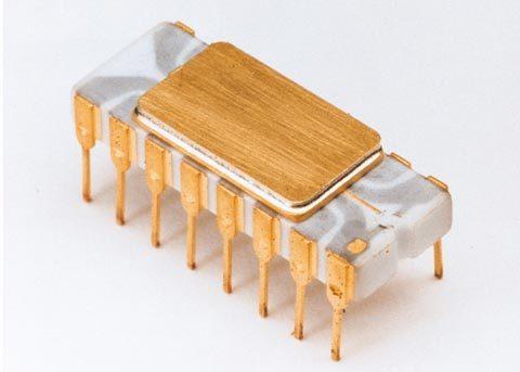 Первые центральные процессоры были многоножками